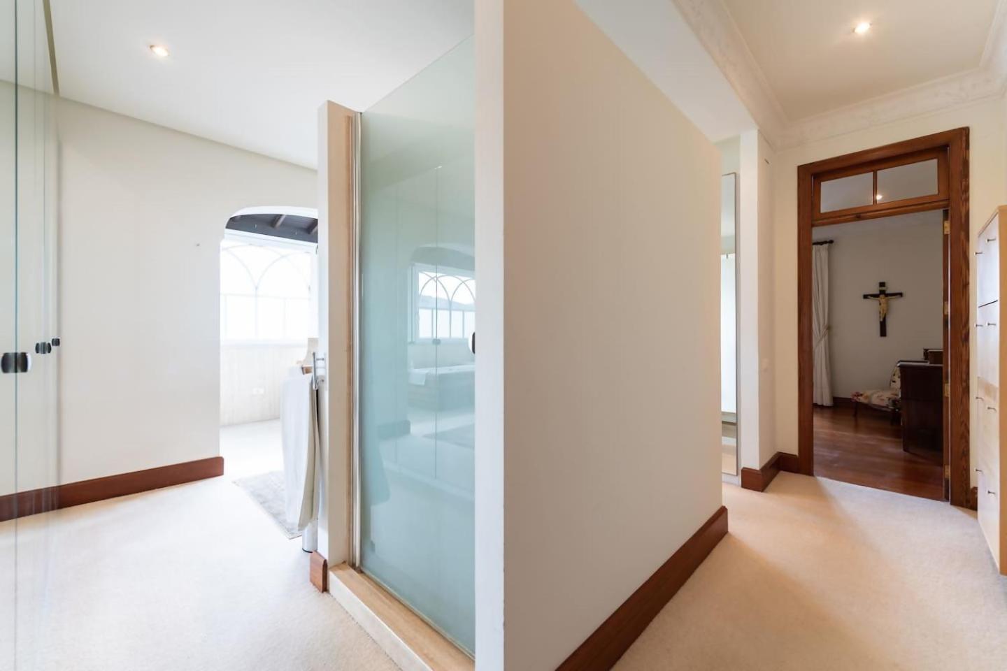 Amplia De Lujo Con Piscina Climatizada Villa