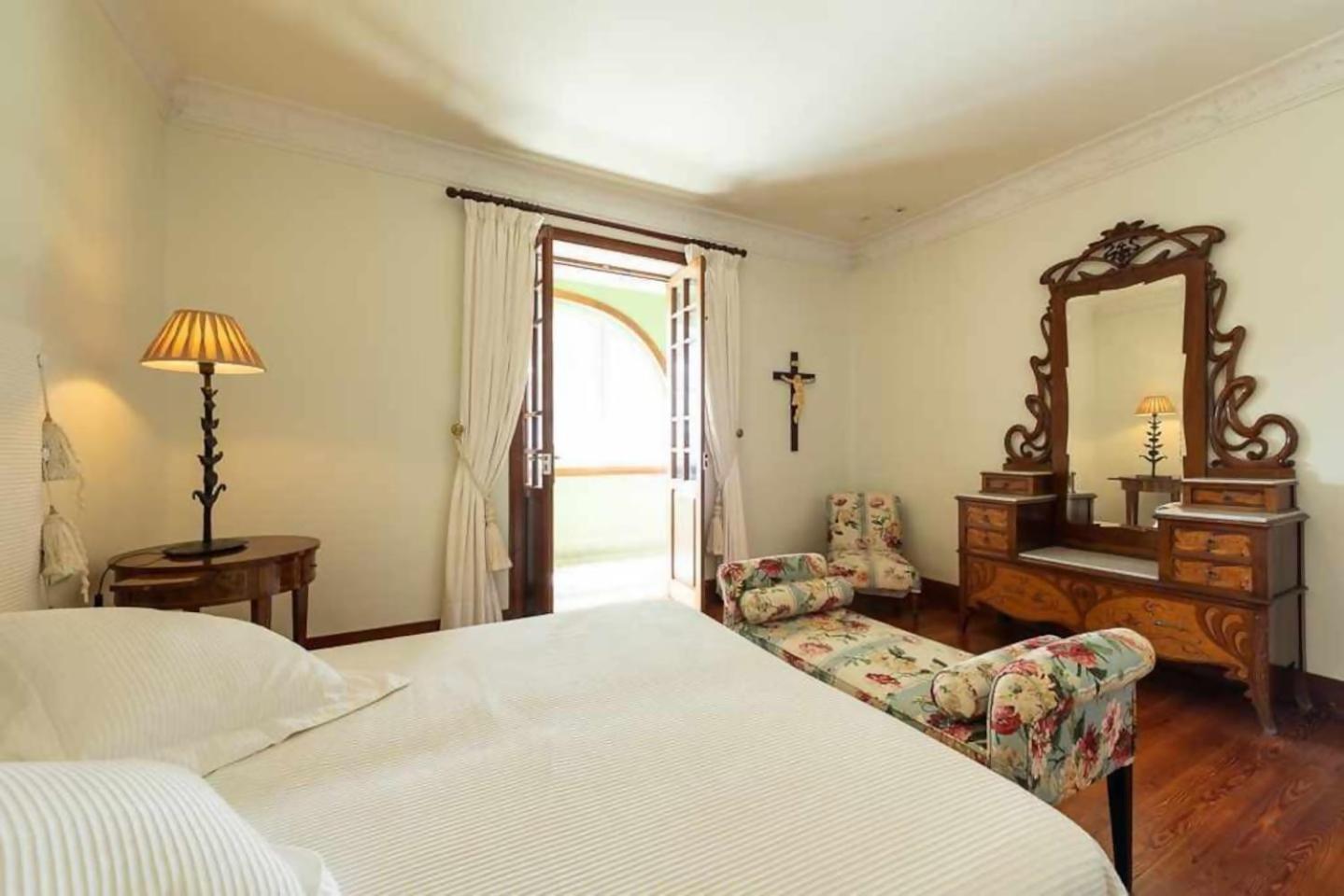 Amplia De Lujo Con Piscina Climatizada Villa *