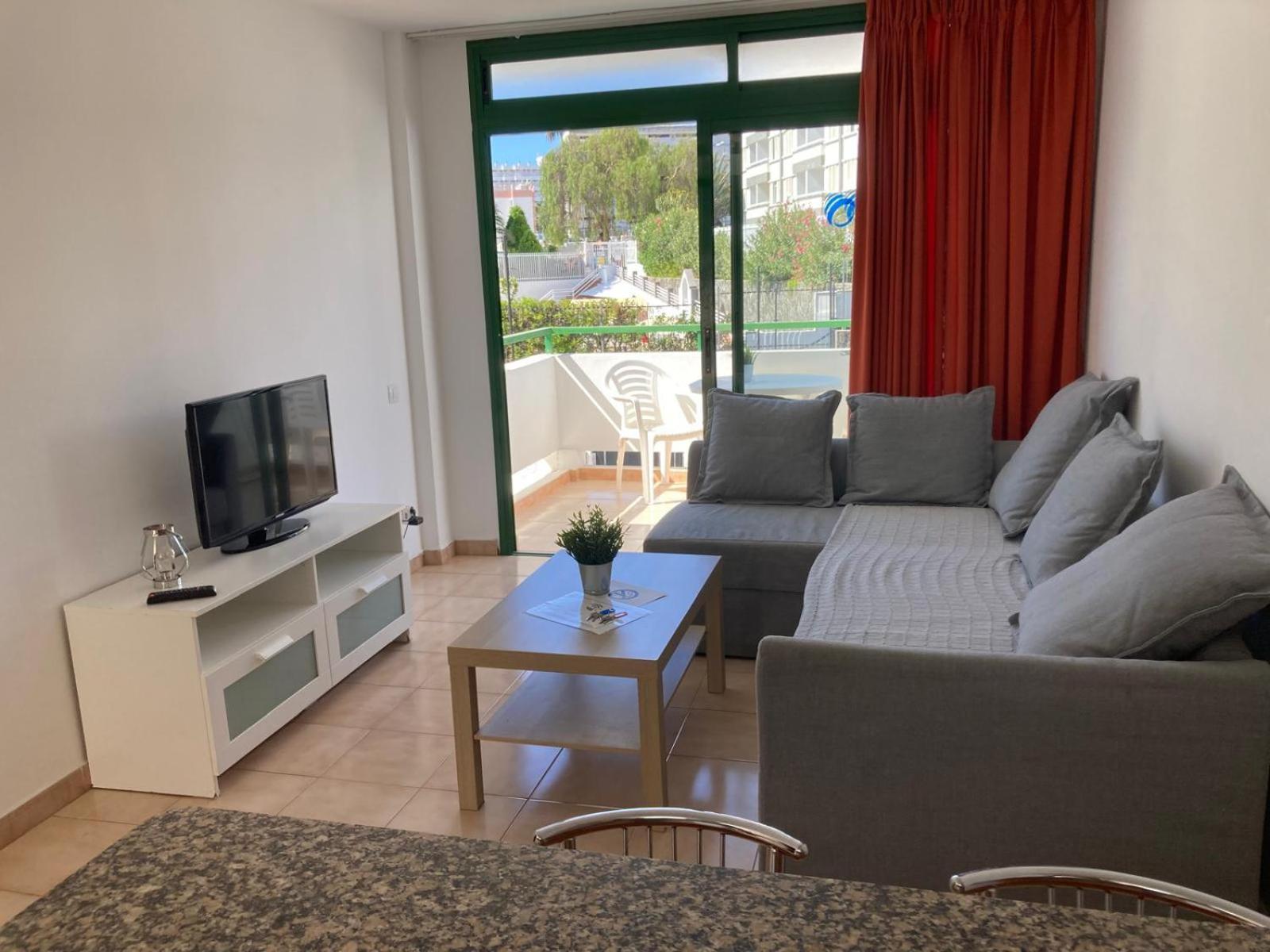 Apartment Tirma Red