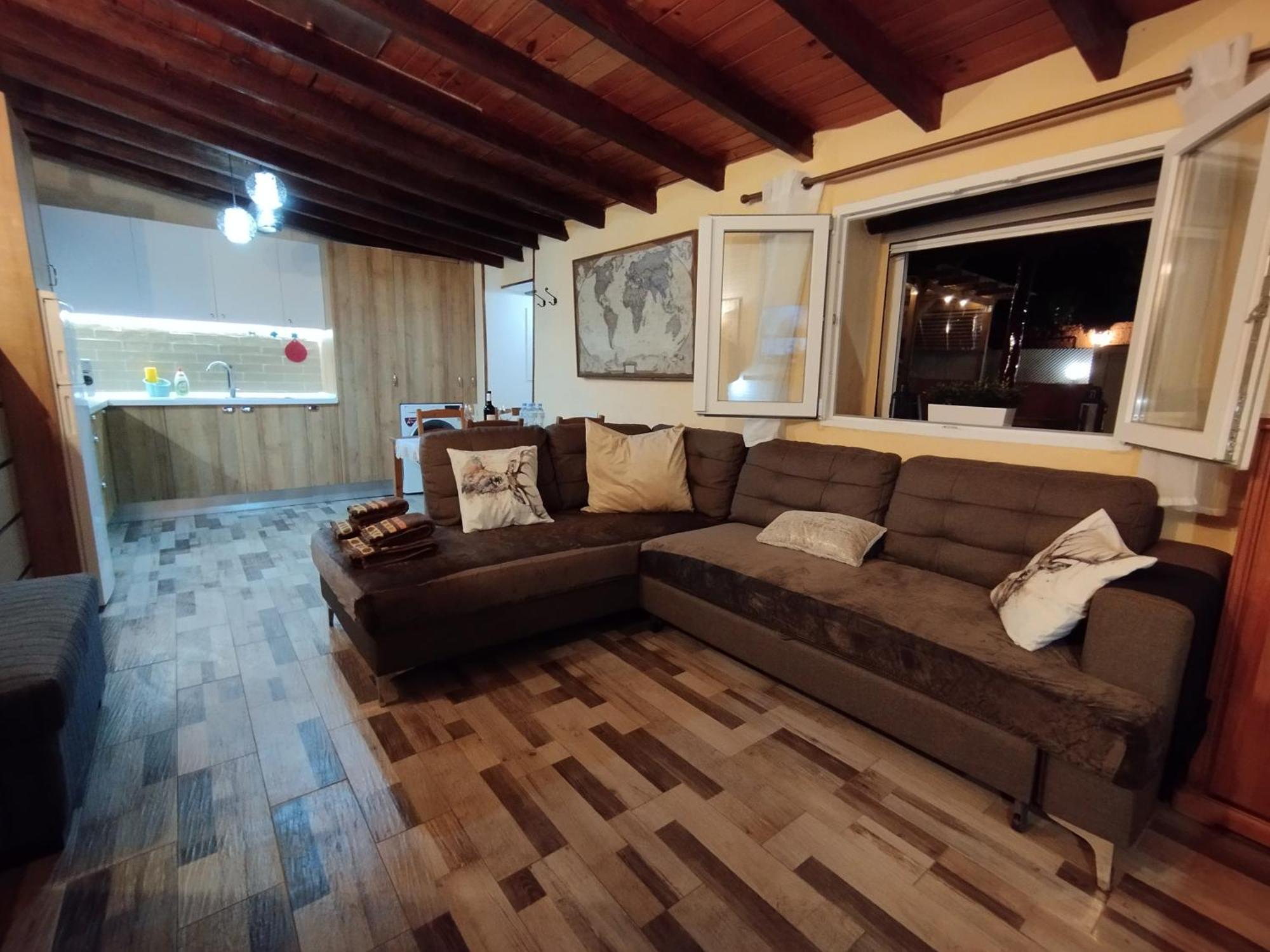 La Casita De Claudia Aguatona