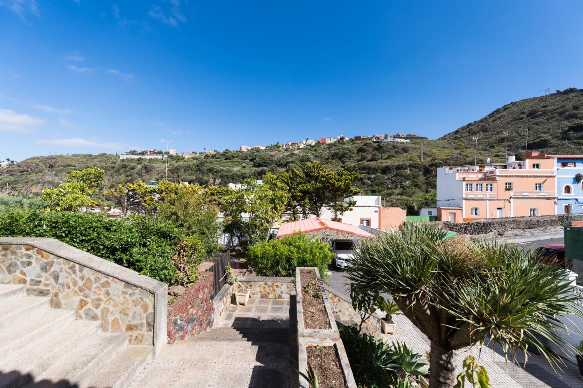 5br House - Pool & Parking - Tennis Court Villa