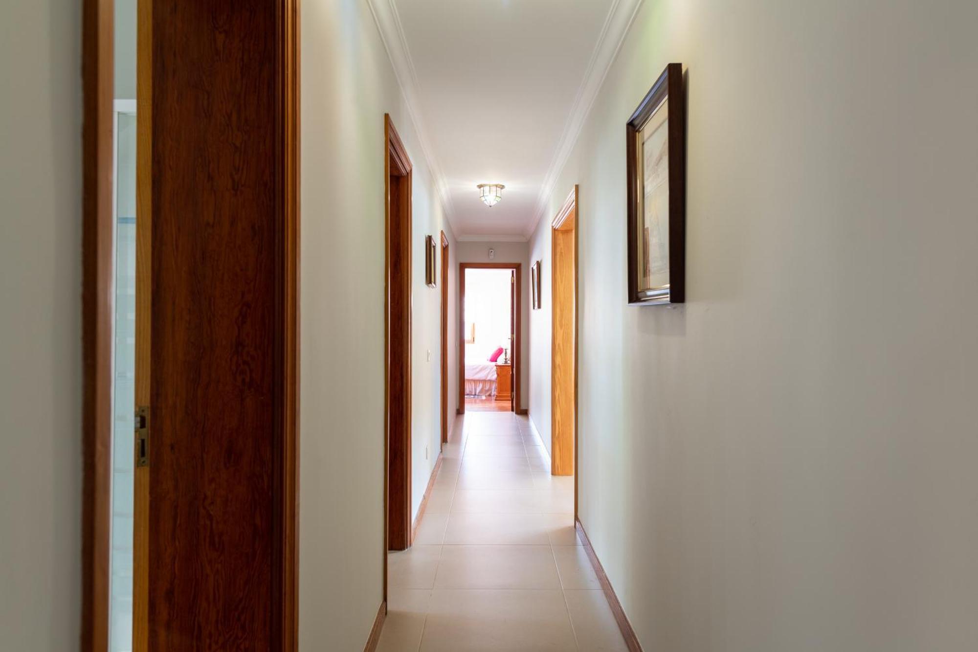 Villa 5br House - Pool & Parking - Tennis Court *