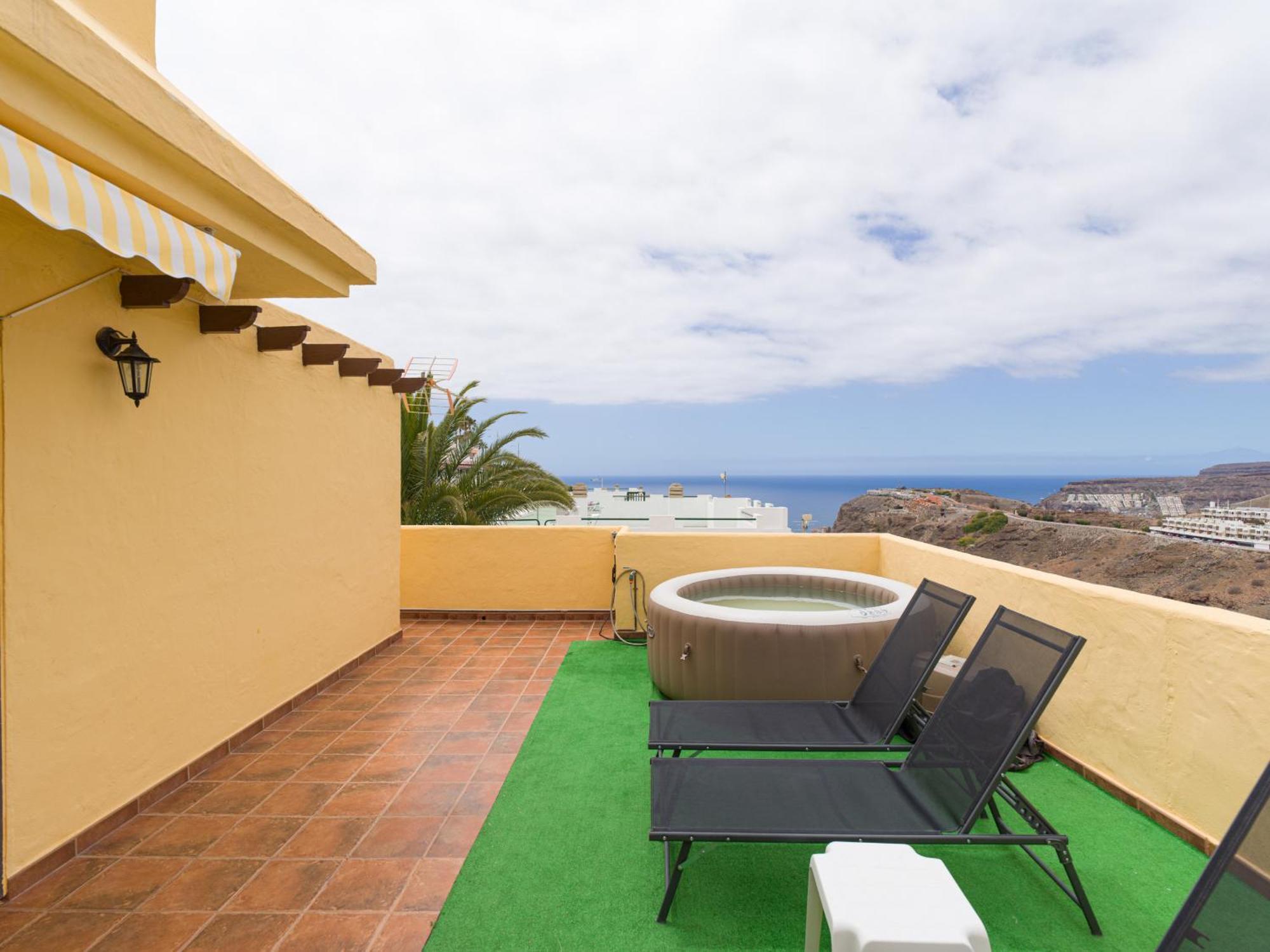 Private Solarium Views - Jacuzzi Apartamento