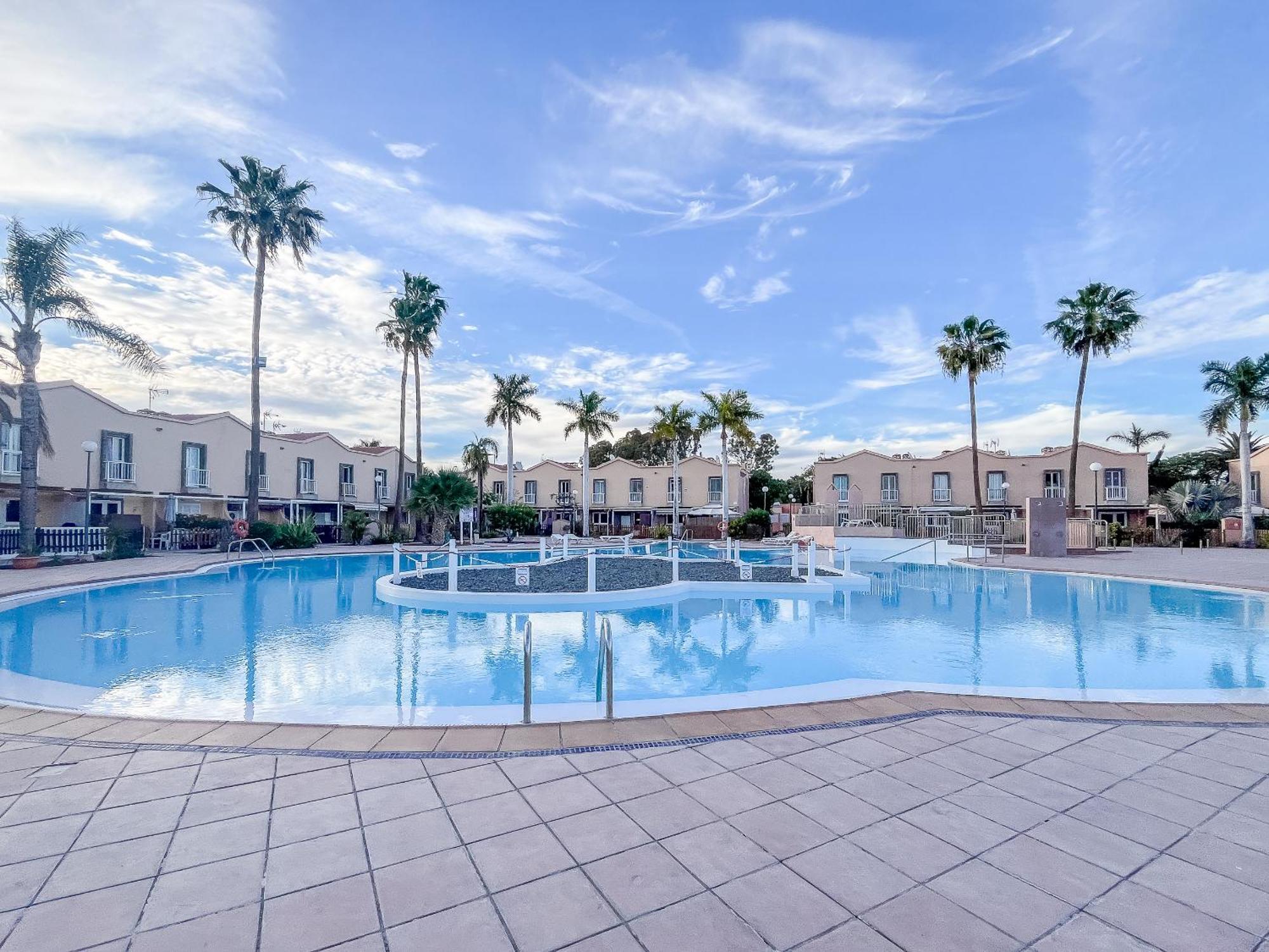 Maspalomas Aircon Duplex - Terrace & Pool Сasa de vacaciones *