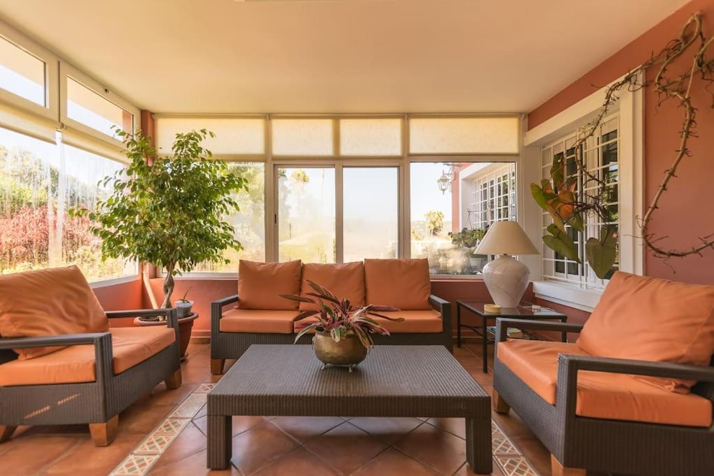 Magnifica Con Piscina Y Barbacoa Villa *