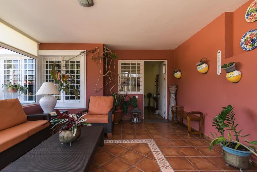 Magnifica Con Piscina Y Barbacoa Villa *