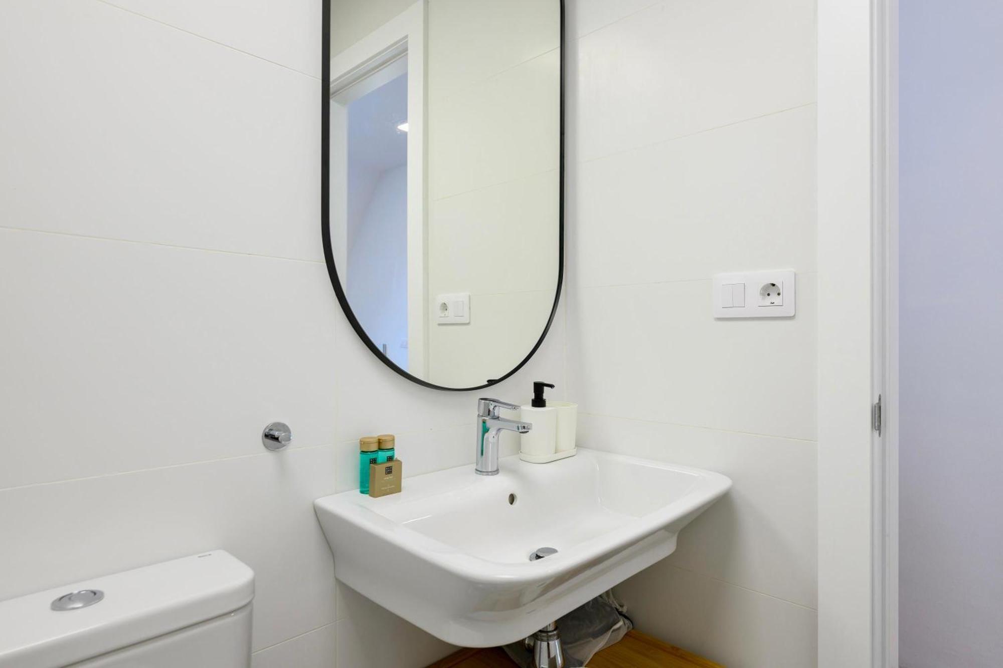 Brand New Spacious Duplex 100m From The *