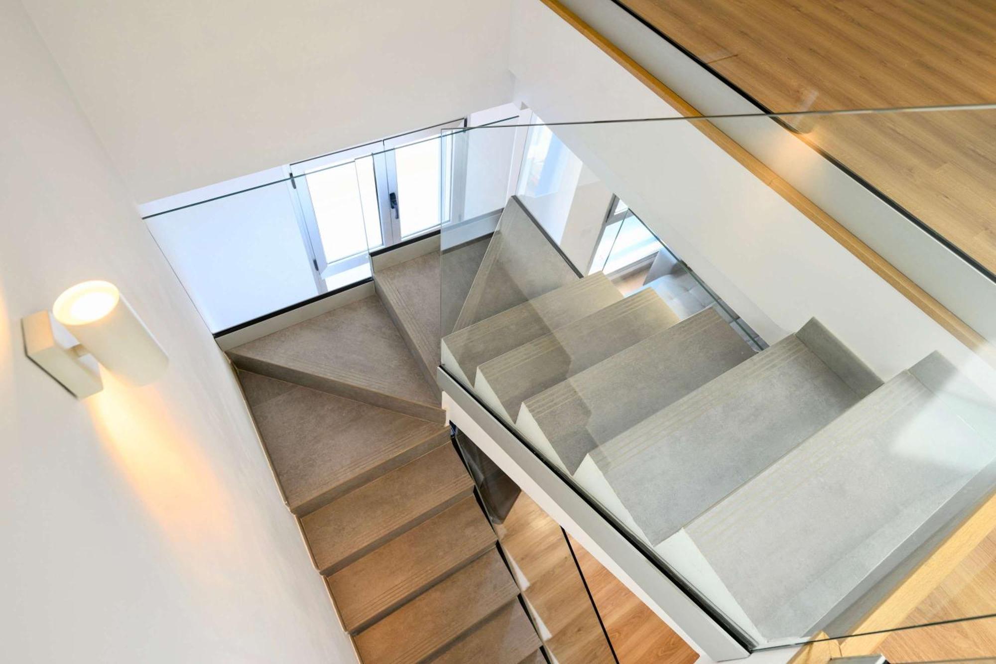 Brand New Spacious Duplex 100m From The *