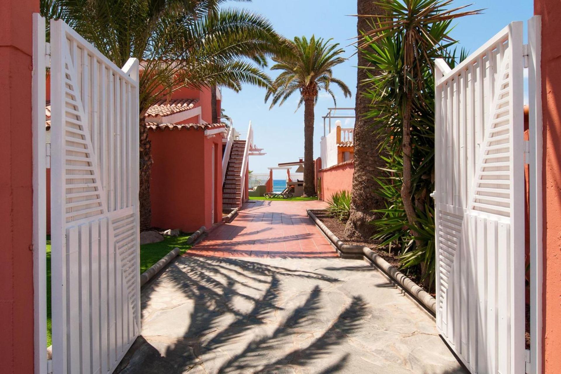 5-bedroom Oceanfront With Private Pool