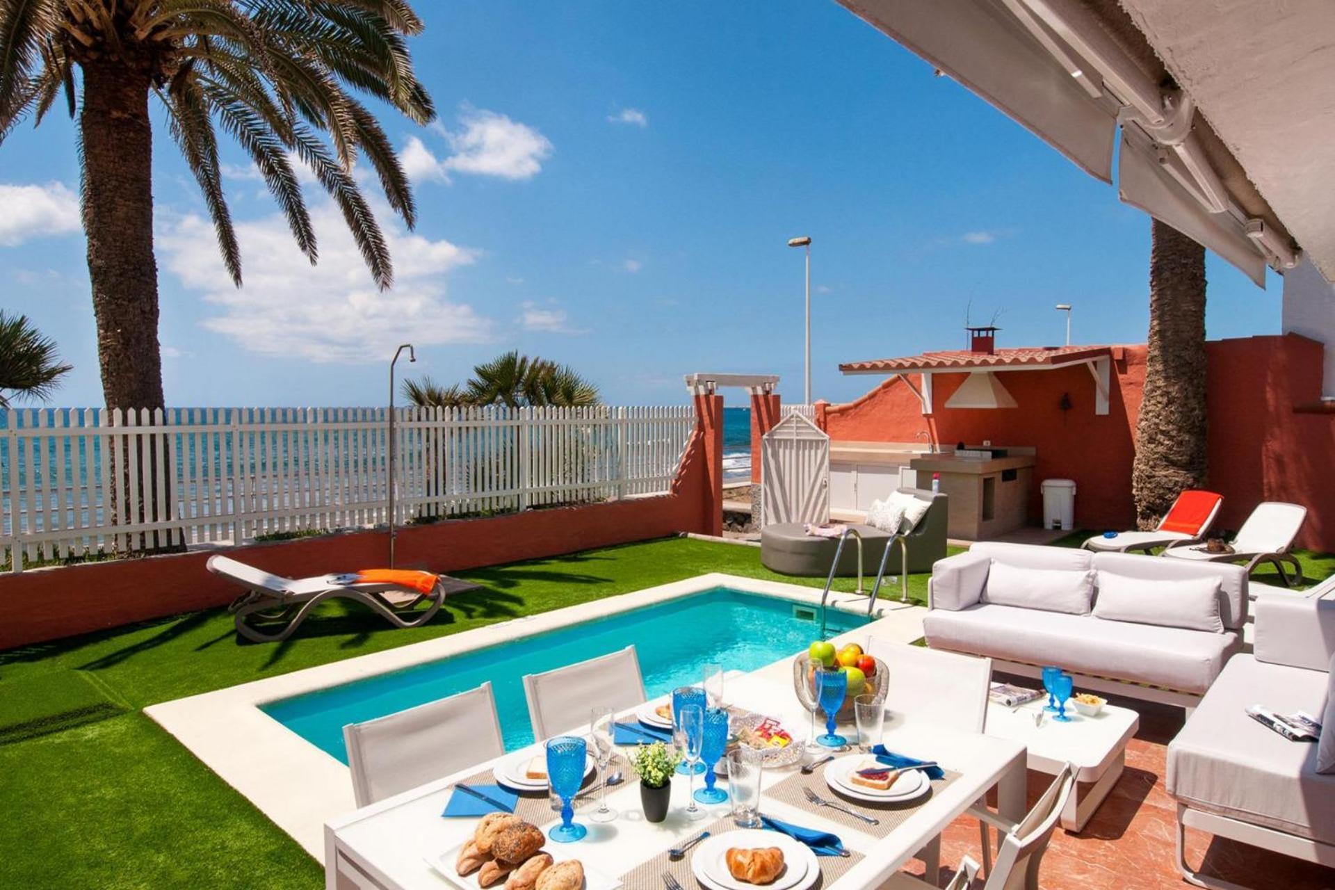 Villa 5-bedroom Oceanfront With Private Pool