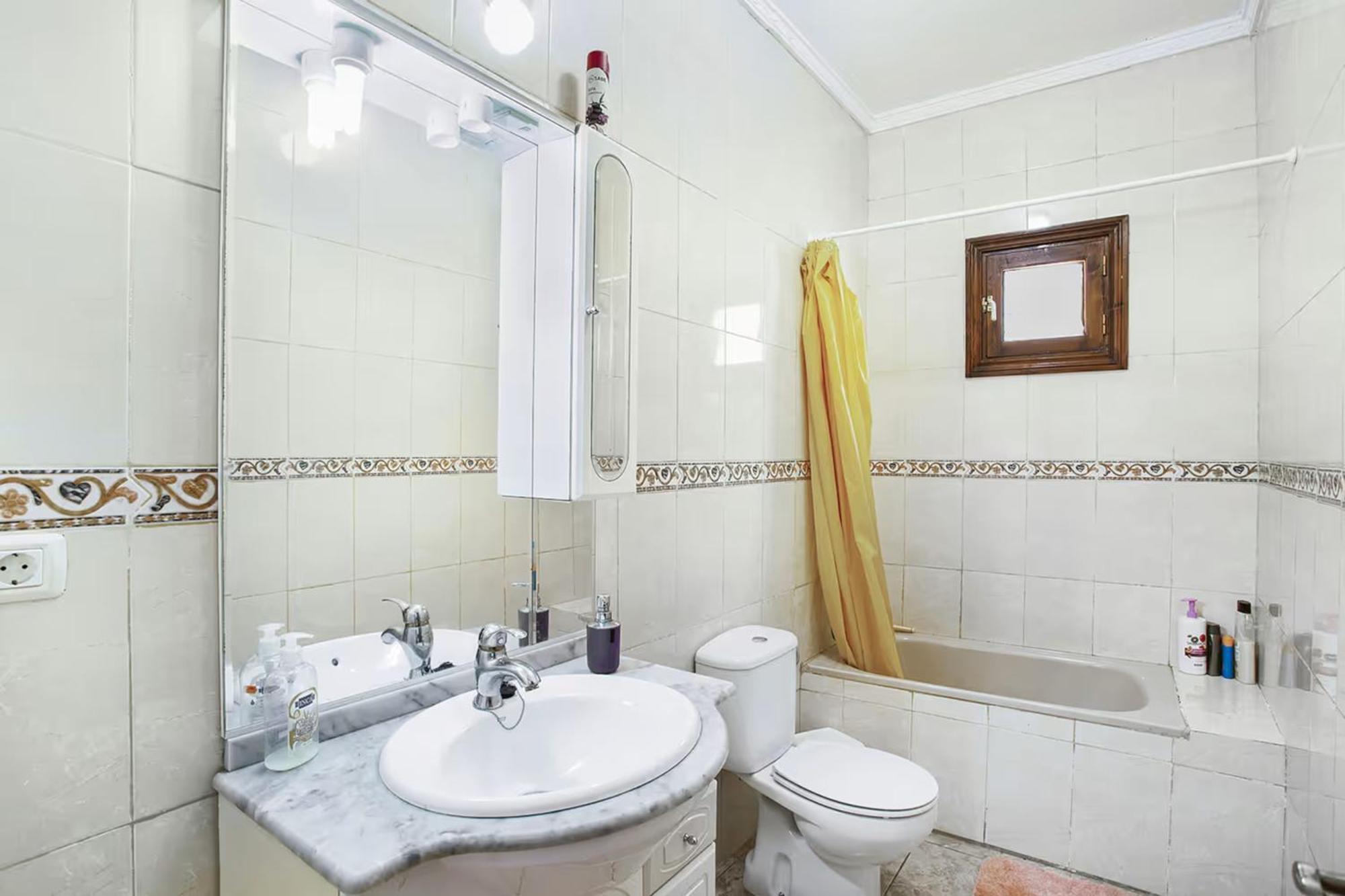 Villa Palomino - Sleeps 4 - Parking - Pet Friendly *