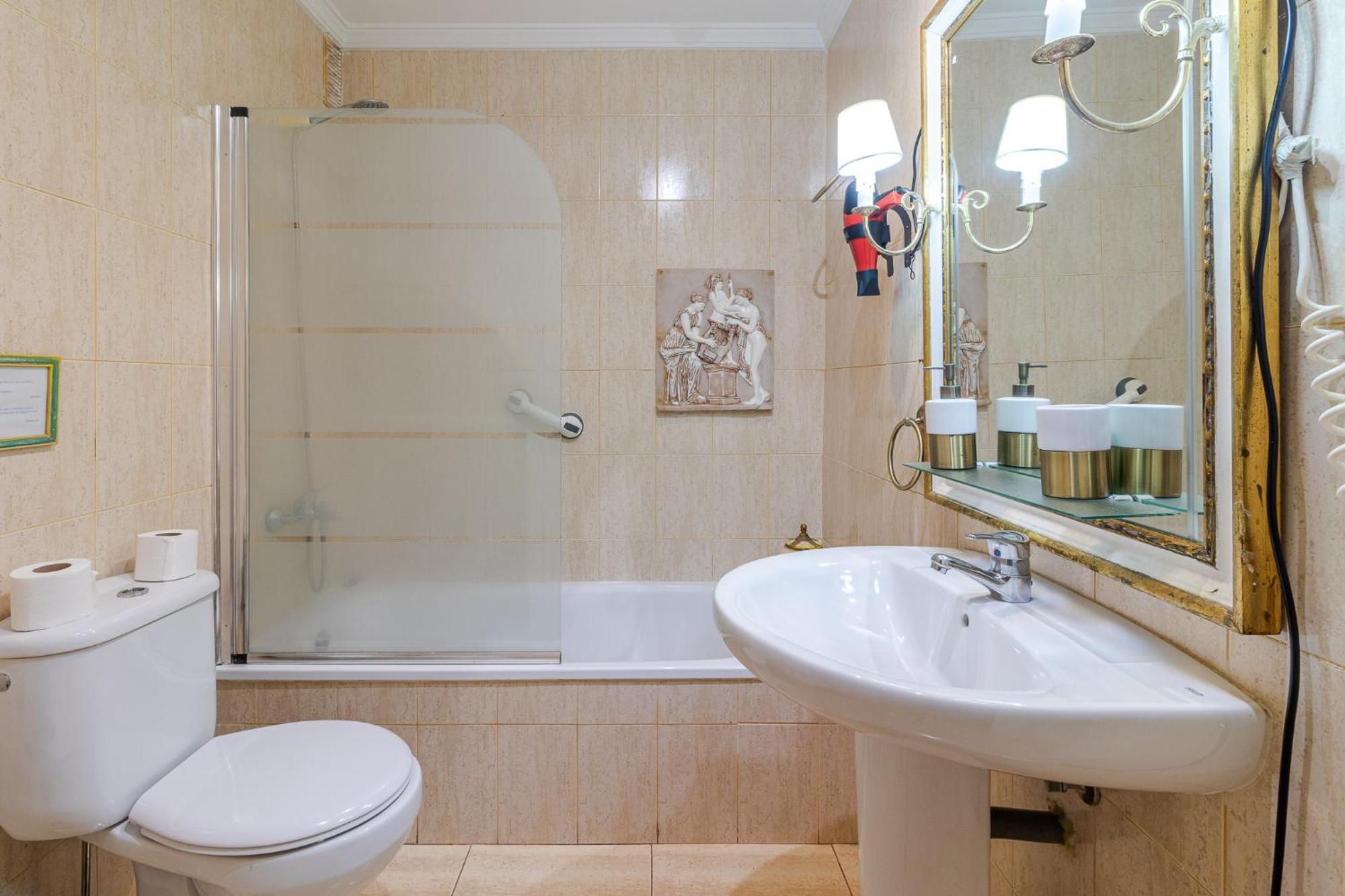 Appartamento Flatguest - Flat With Art *