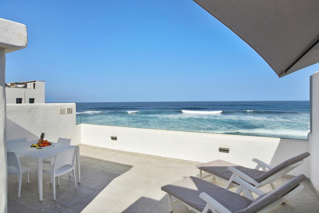 Villa Exclusiva 1hab Con Terraza Y Vistas Al Mar En Quintanilla