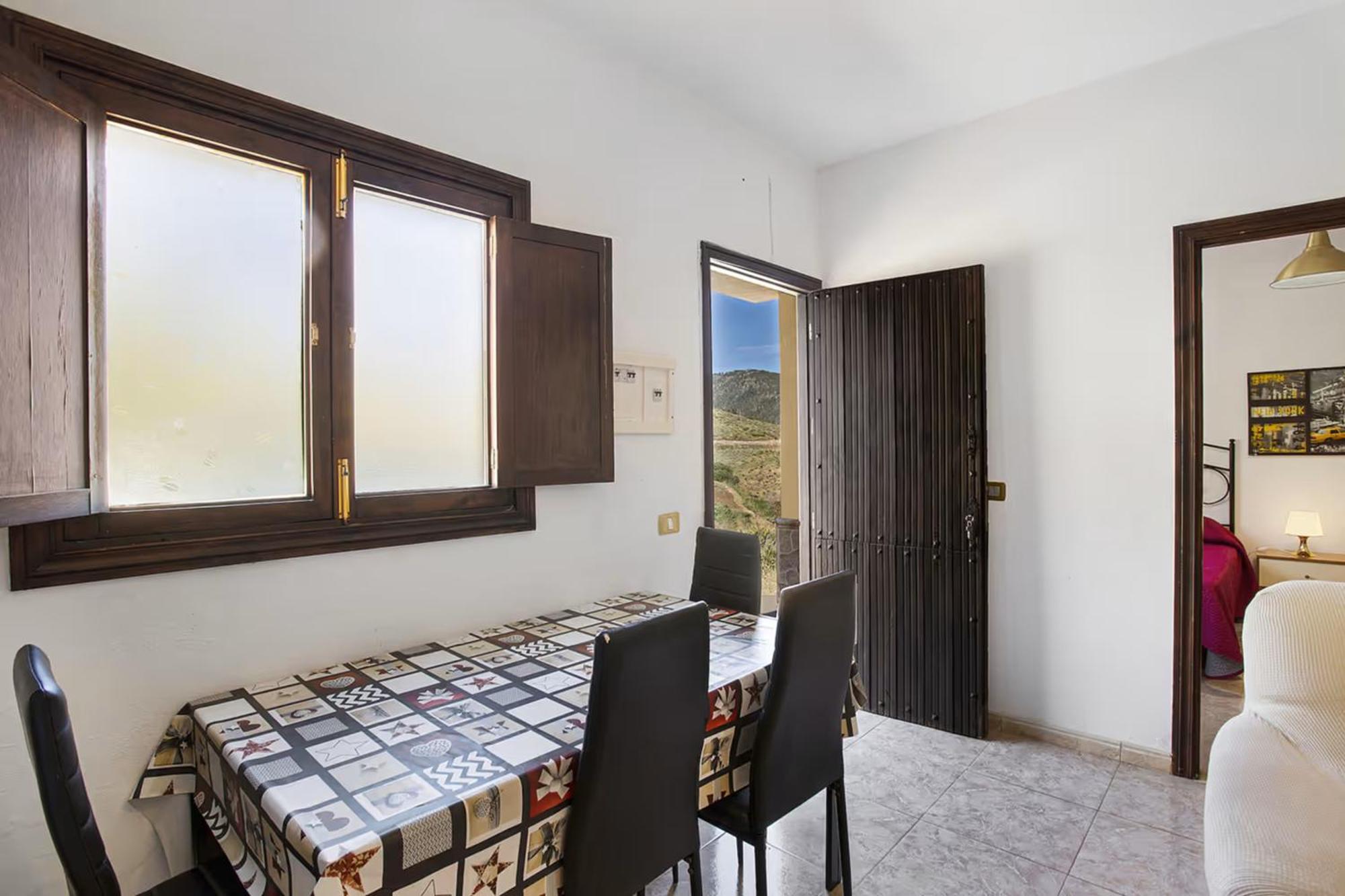 Villa Palomino - Sleeps 4 - Parking - Pet Friendly Gáldar