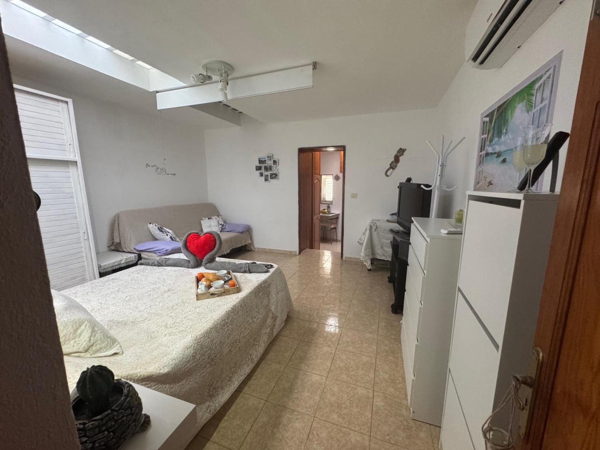 Casa En Con Terraza, Barbacoa Y Aire Acondicionado