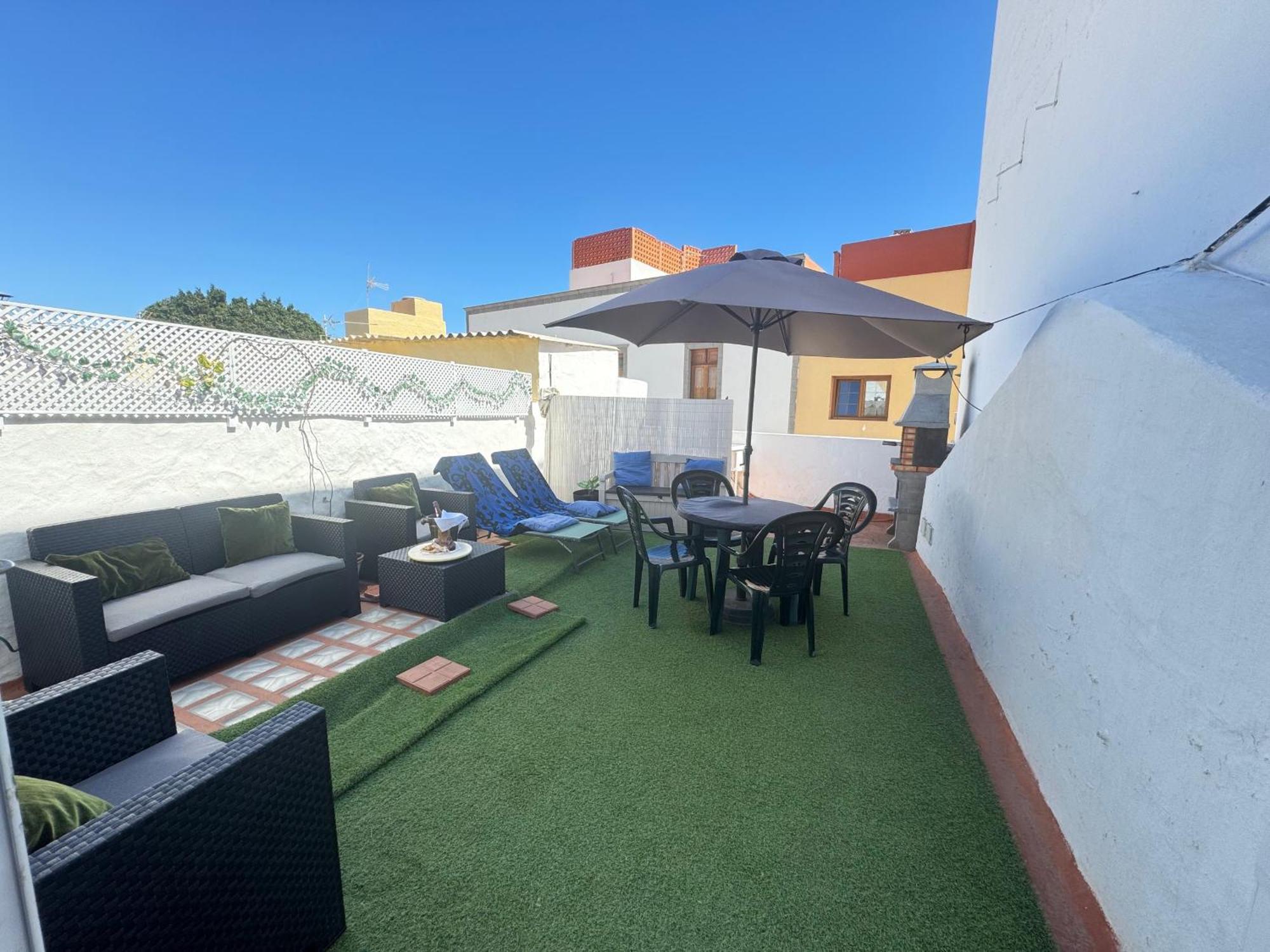 Casa En Con Terraza, Barbacoa Y Aire Acondicionado Сasa de vacaciones