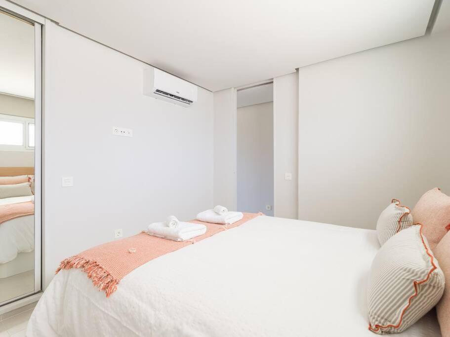 Appartamento Freshly Renovated, Walk To Yumbo, Shops & Dining