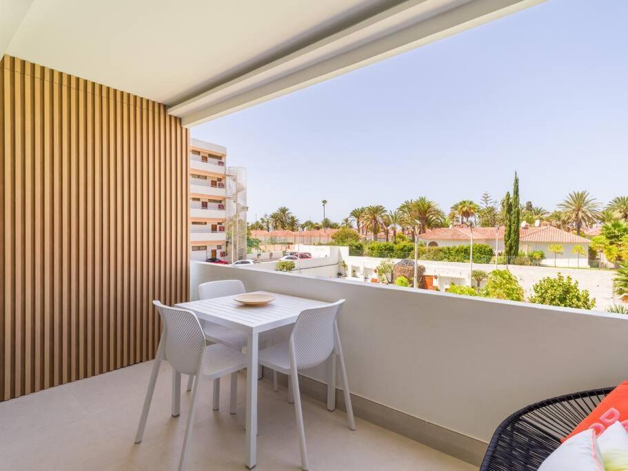 Freshly Renovated, Walk To Yumbo, Shops & Dining *