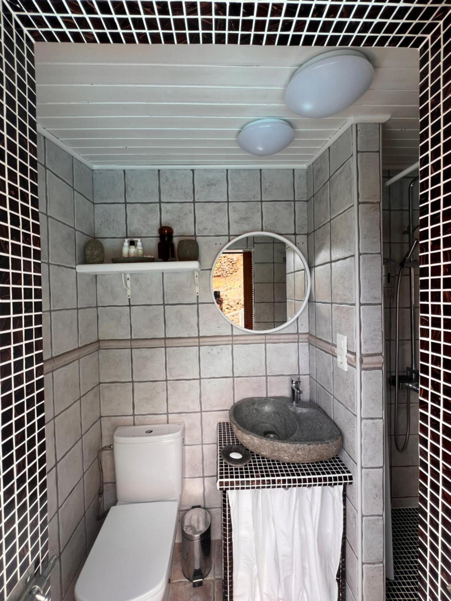 Studio Bed-room In Quiet Montain - Swimming Pool, Jacuzzi, Wifi, Tv Outdoor Chill Out - La Lezardiere *