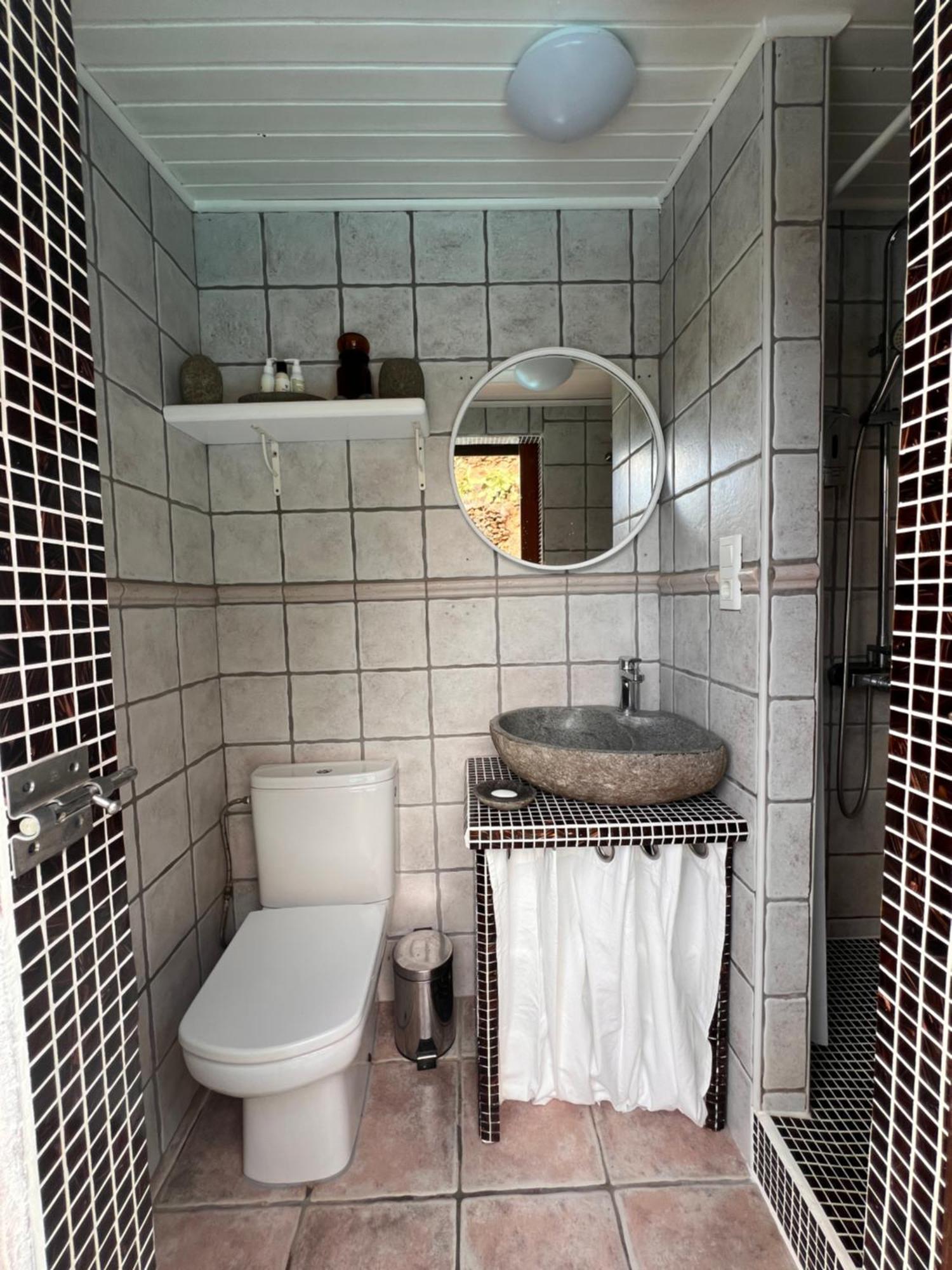 Studio Bed-room In Quiet Montain - Swimming Pool, Jacuzzi, Wifi, Tv Outdoor Chill Out - La Lezardiere