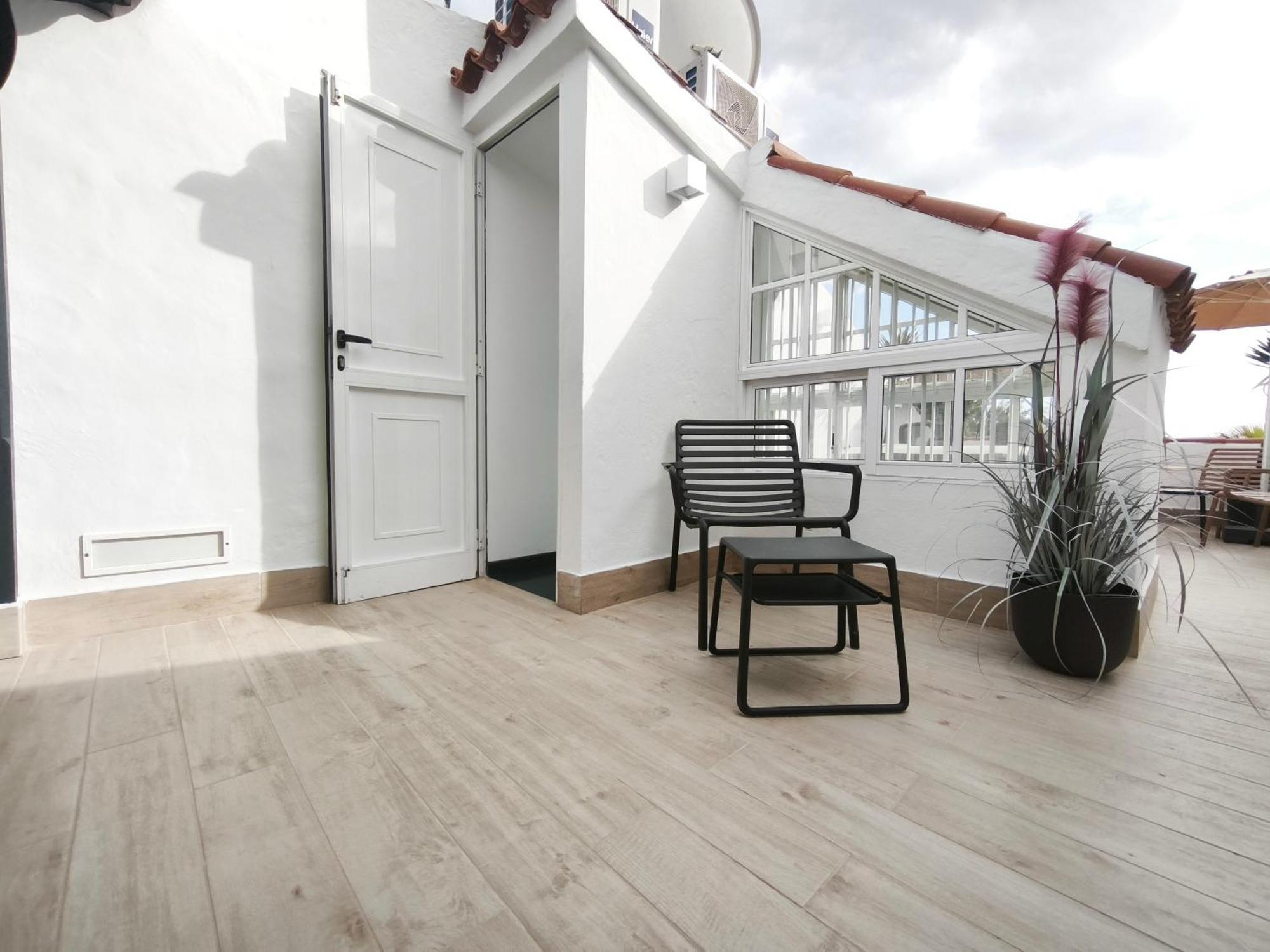 Сasa de vacaciones Rooftop Pamro - Private Jacuzzi - Fitness Area - Free Wifi - Air Conditioner - Pool - Modern & Comfortable - Sunnygolf