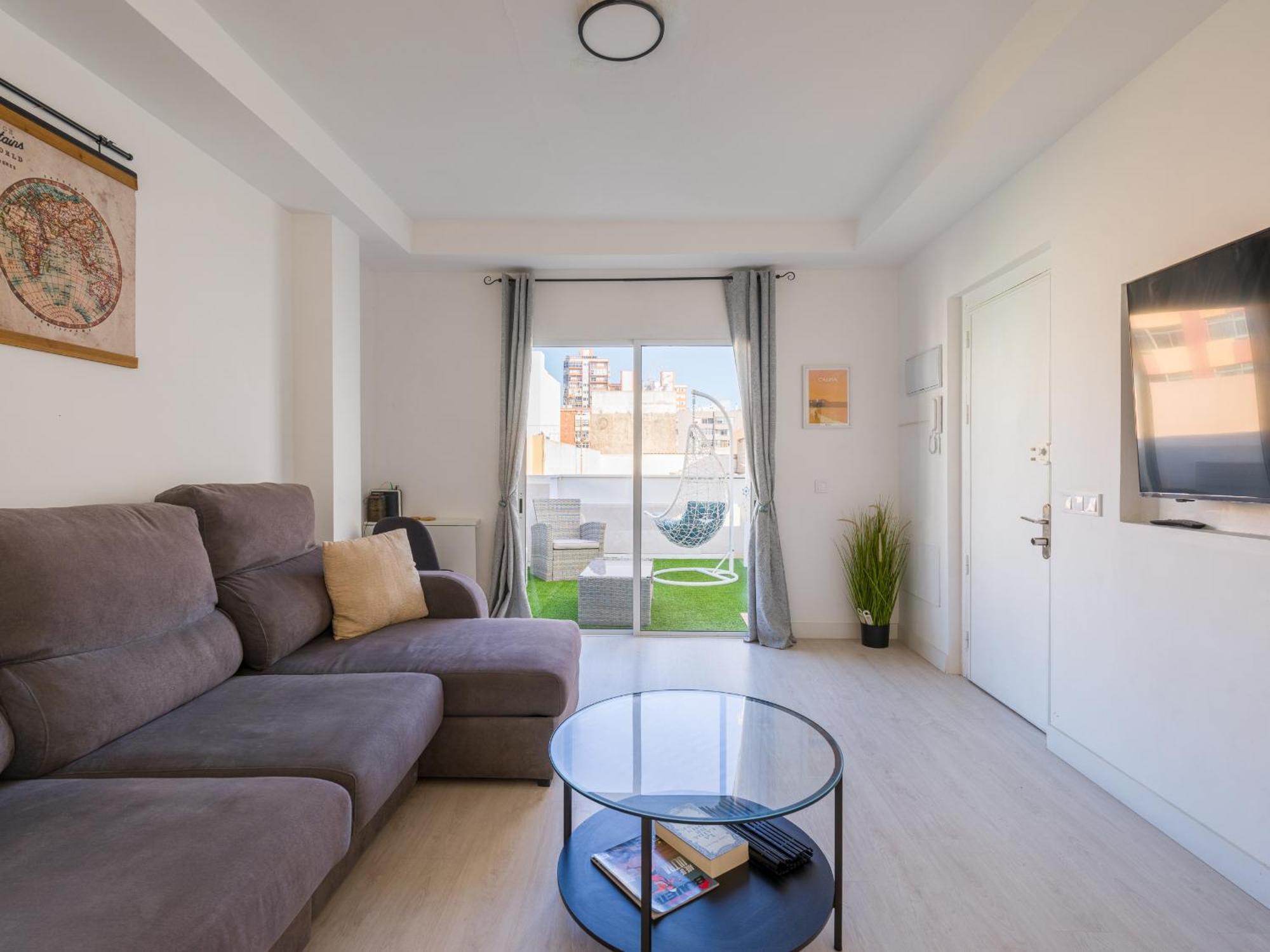 Apartamento Atico Con Terraza Privada En Mesa Y Lopez *