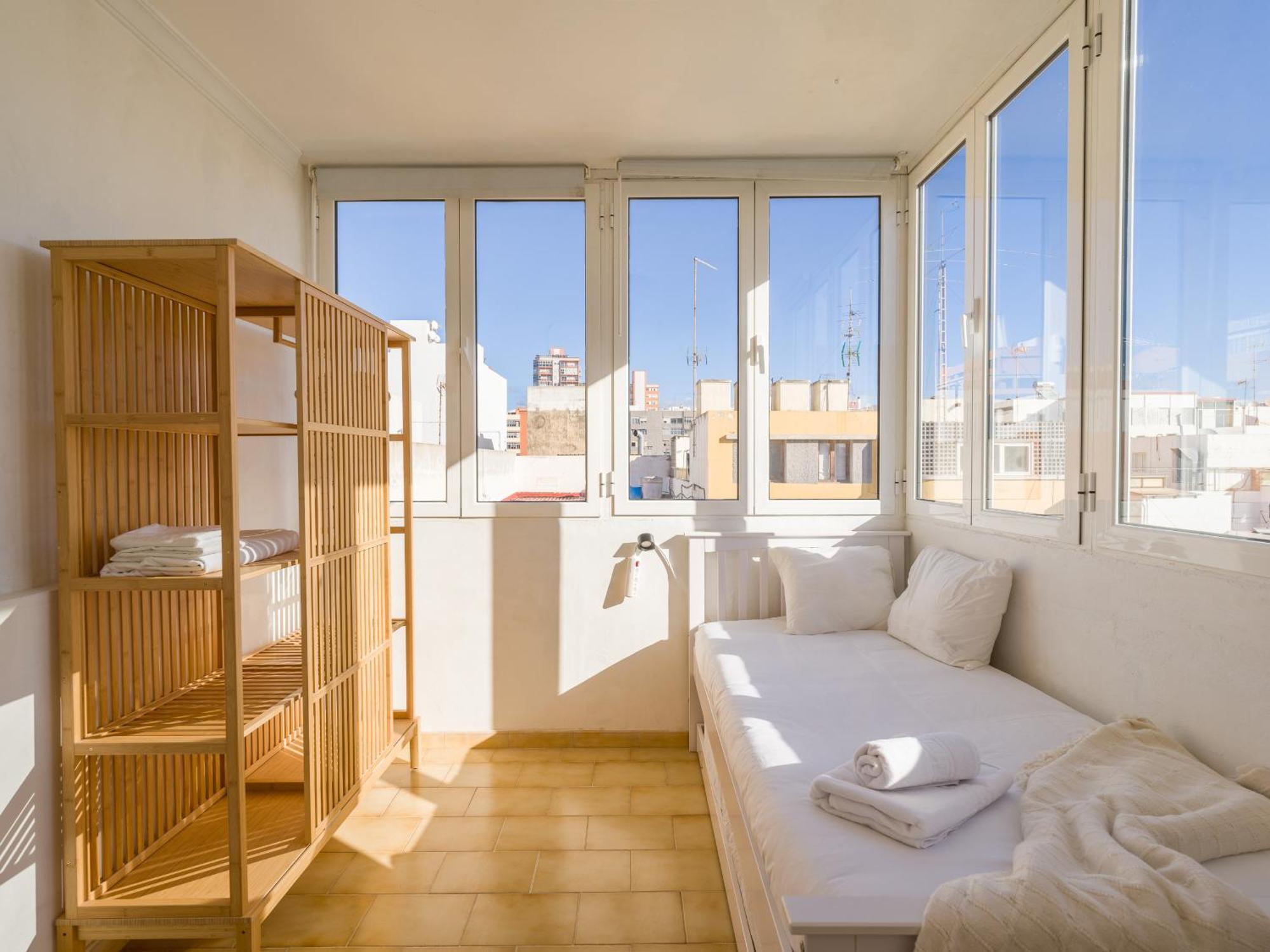 Apartamento Atico Con Terraza Privada En Mesa Y Lopez