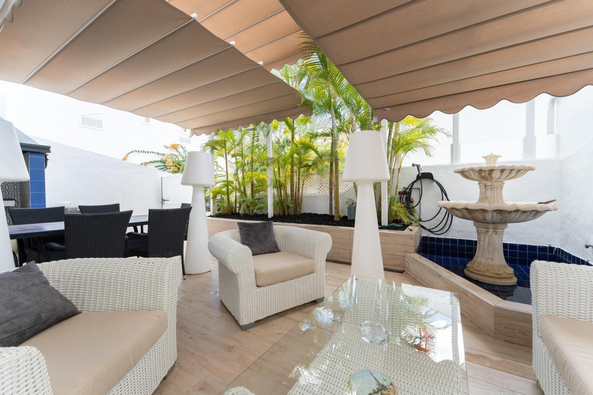 Сasa de vacaciones Rooftop Pamro - Private Jacuzzi - Fitness Area - Free Wifi - Air Conditioner - Pool - Modern & Comfortable - Sunnygolf *