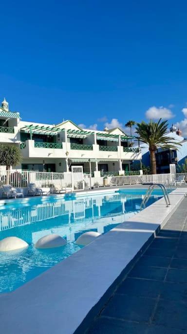 Sunshine, Pool & Apartment *