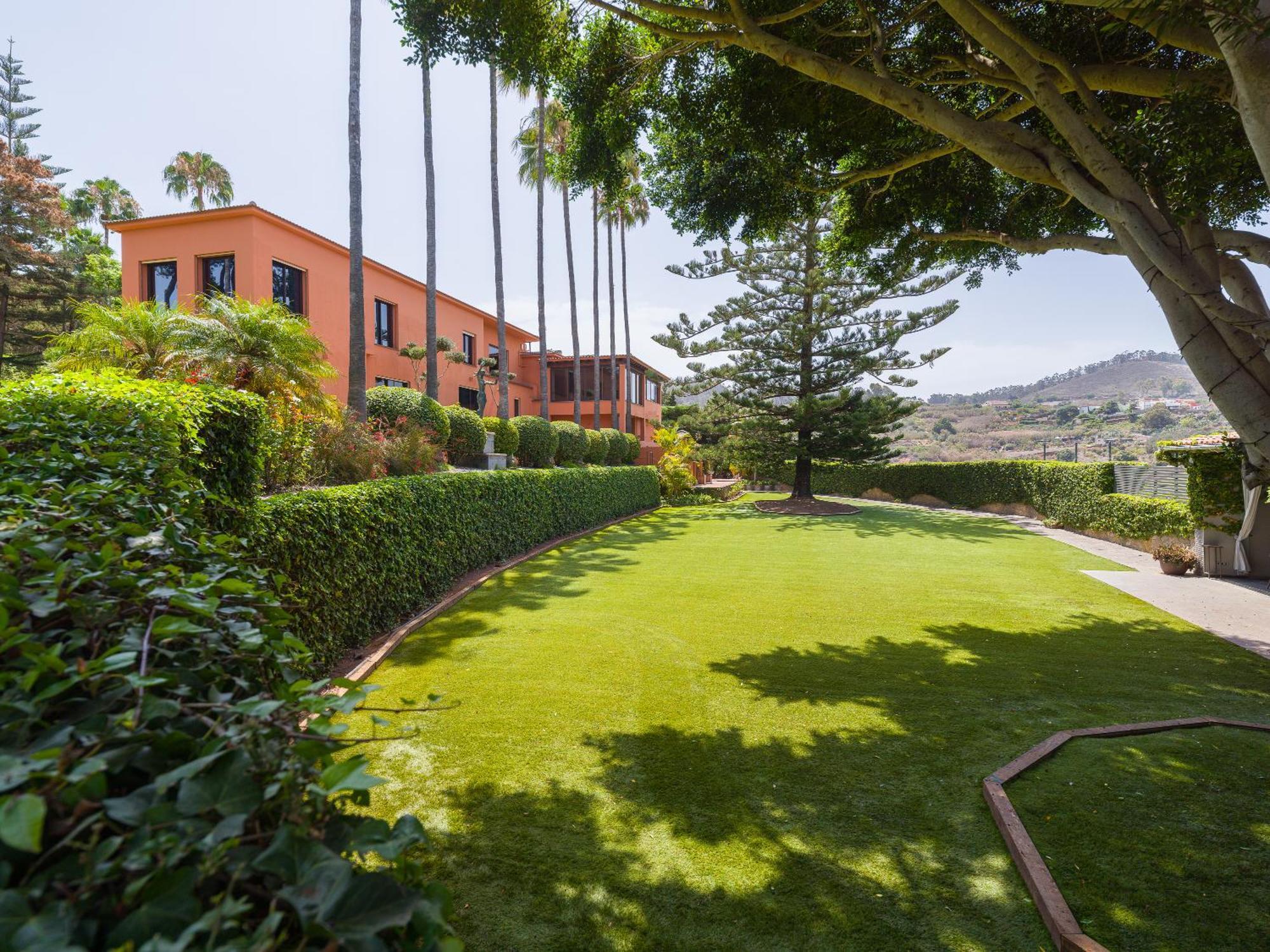 Pinos Villa *