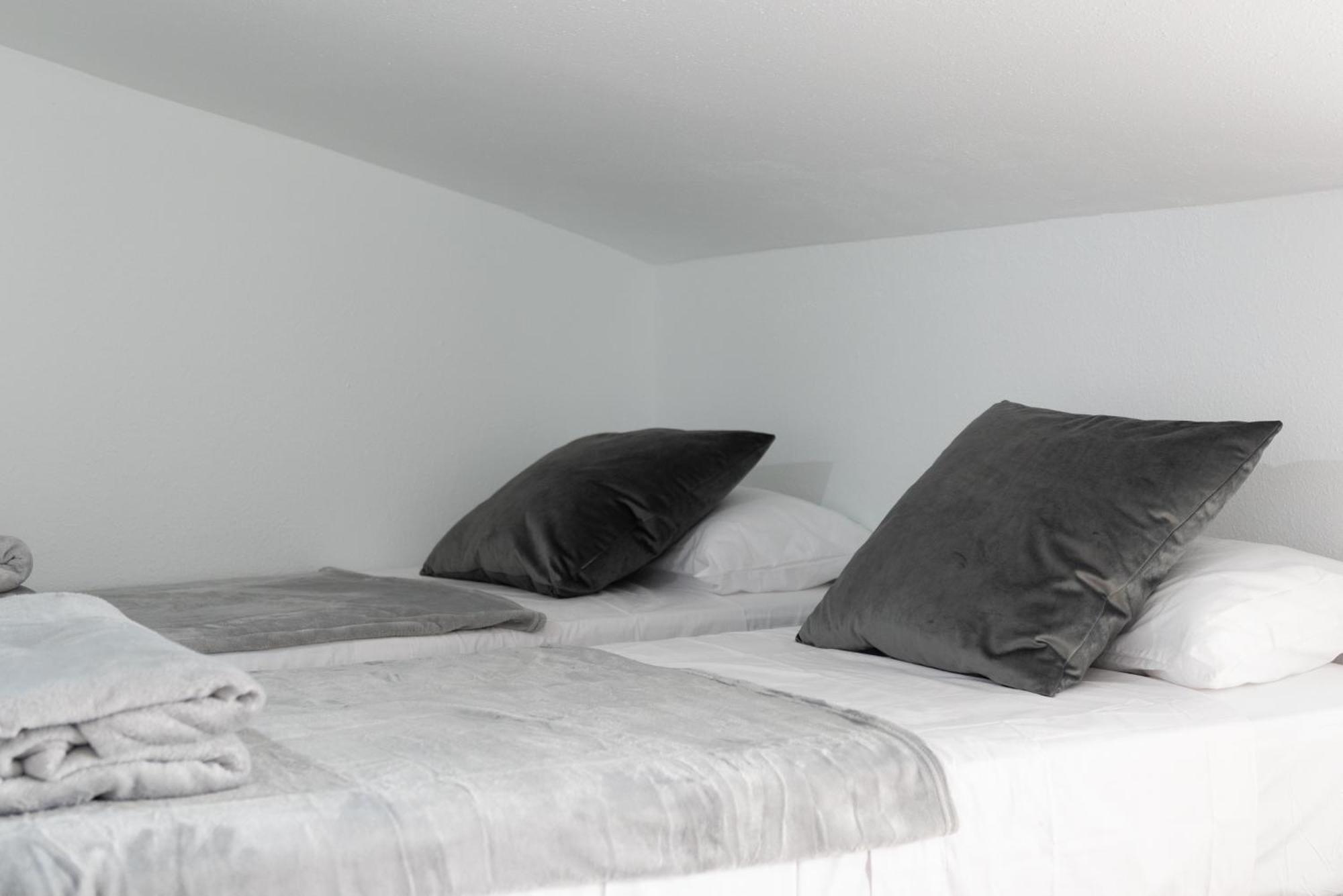 Rooftop Pamro - Private Jacuzzi - Fitness Area - Free Wifi - Air Conditioner - Pool - Modern & Comfortable - Sunnygolf Сasa de vacaciones