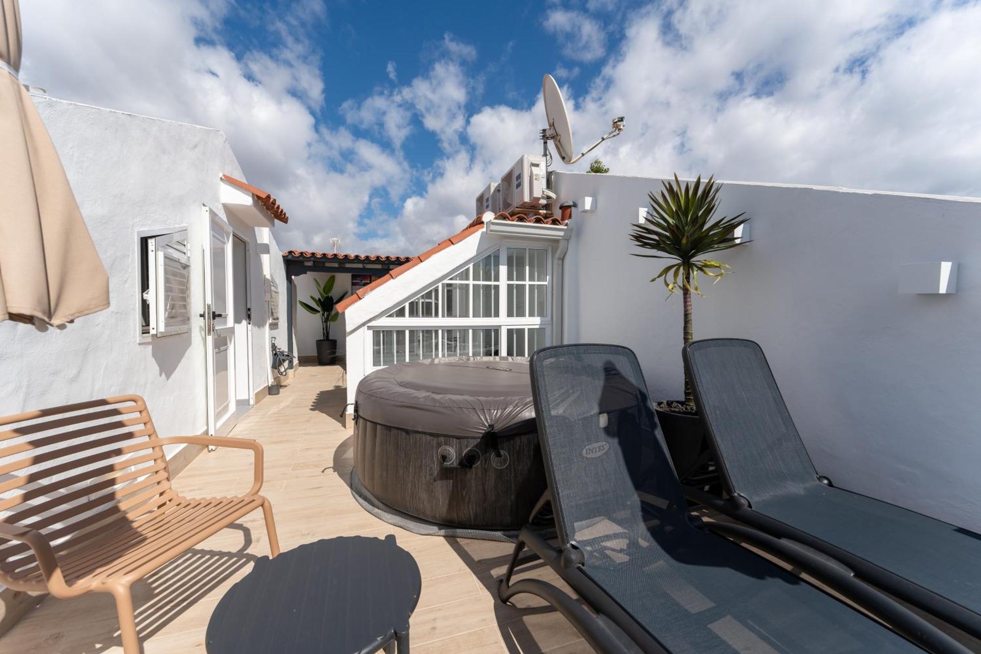 Rooftop Pamro - Private Jacuzzi - Fitness Area - Free Wifi - Air Conditioner - Pool - Modern & Comfortable - Sunnygolf * Maspalomas (Gran Canaria)