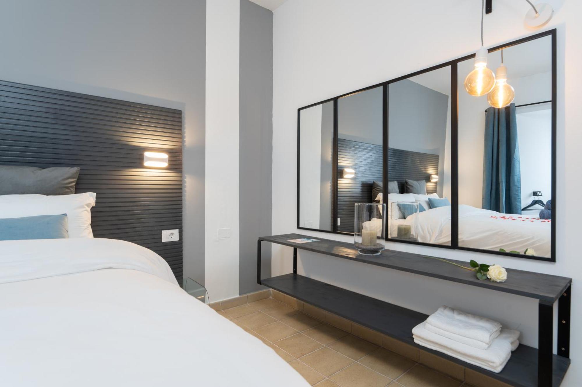 Rooftop Pamro - Private Jacuzzi - Fitness Area - Free Wifi - Air Conditioner - Pool - Modern & Comfortable - Sunnygolf