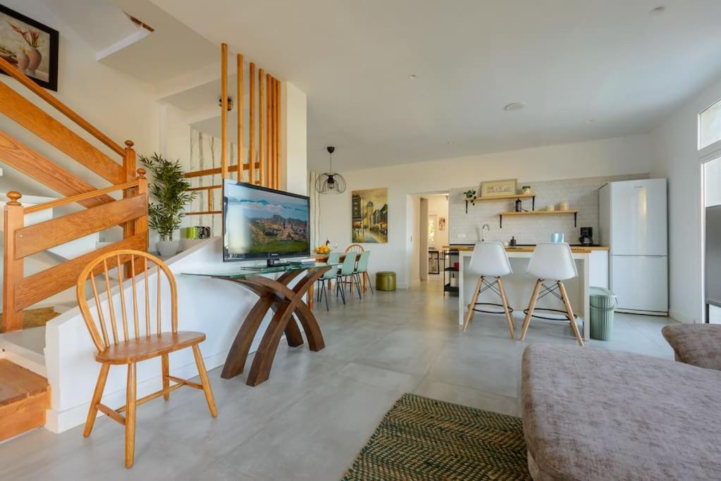 Villa Con Piscina Y Vista Al Mar *