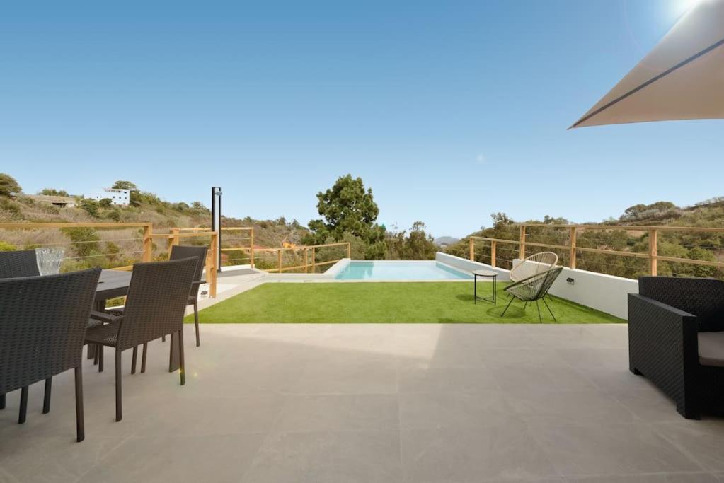 Con Piscina Y Vista Al Mar