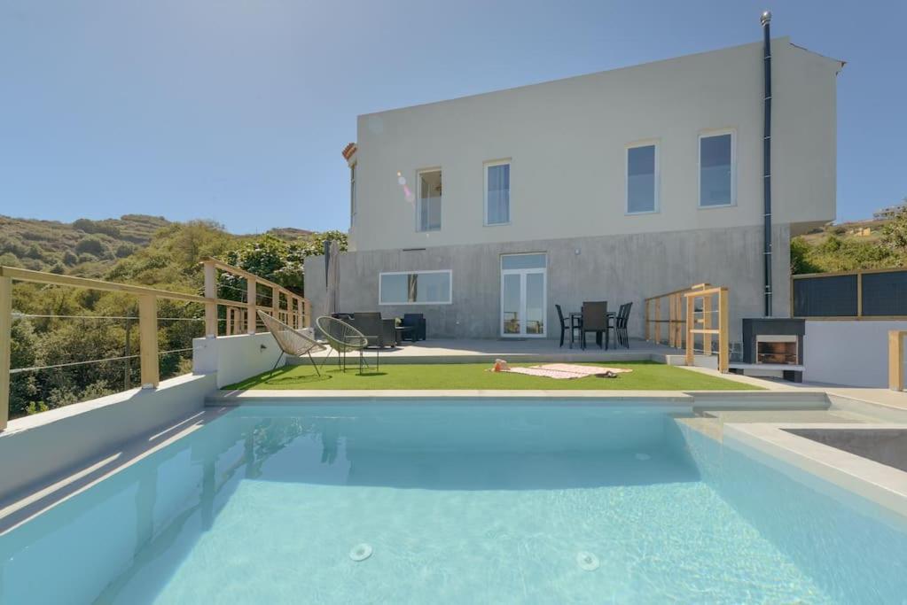 Villa Con Piscina Y Vista Al Mar *