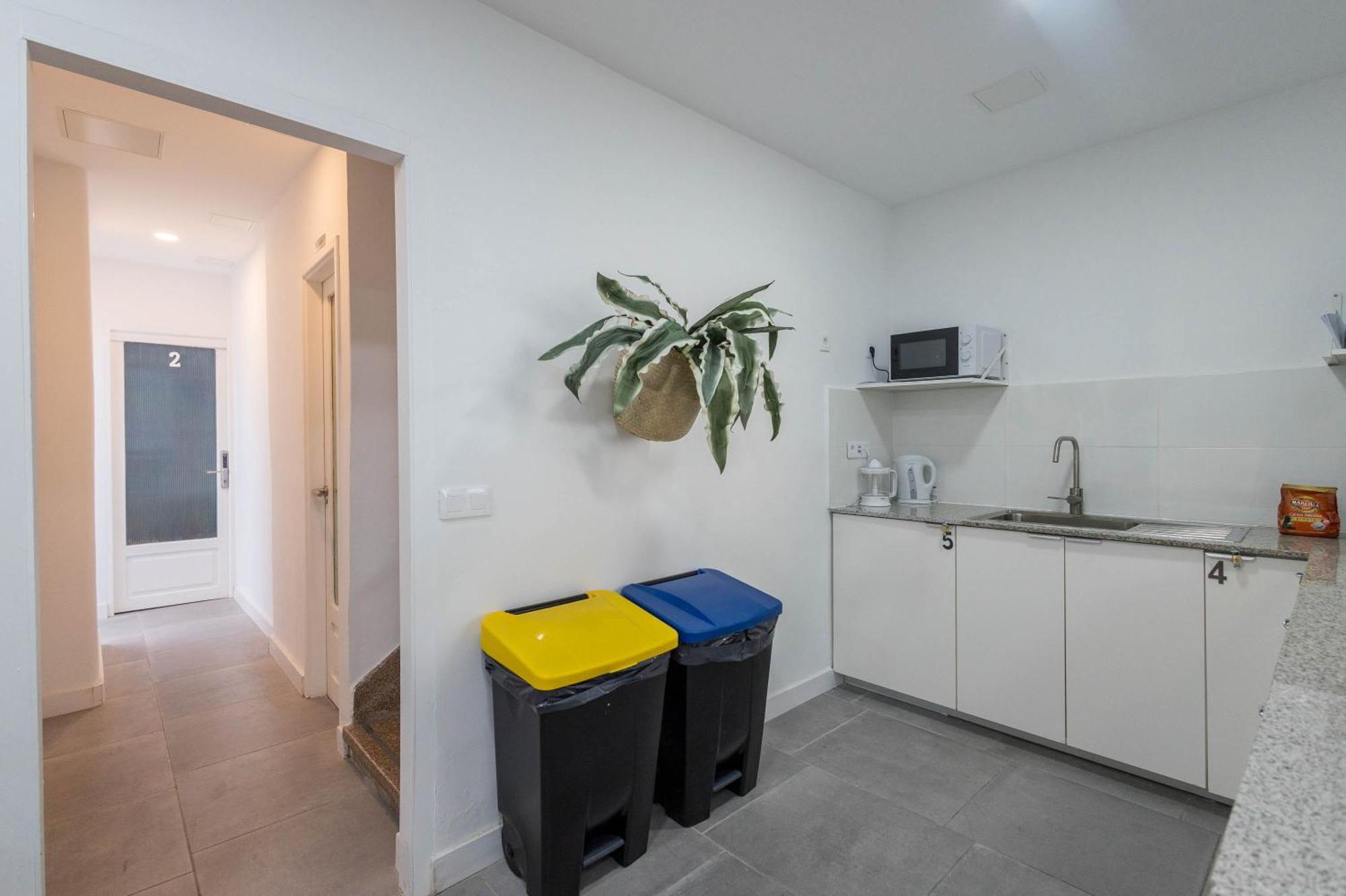 Pensión Coliving Mol-terrace, En-suite Bathroom, Fridge & Tv *