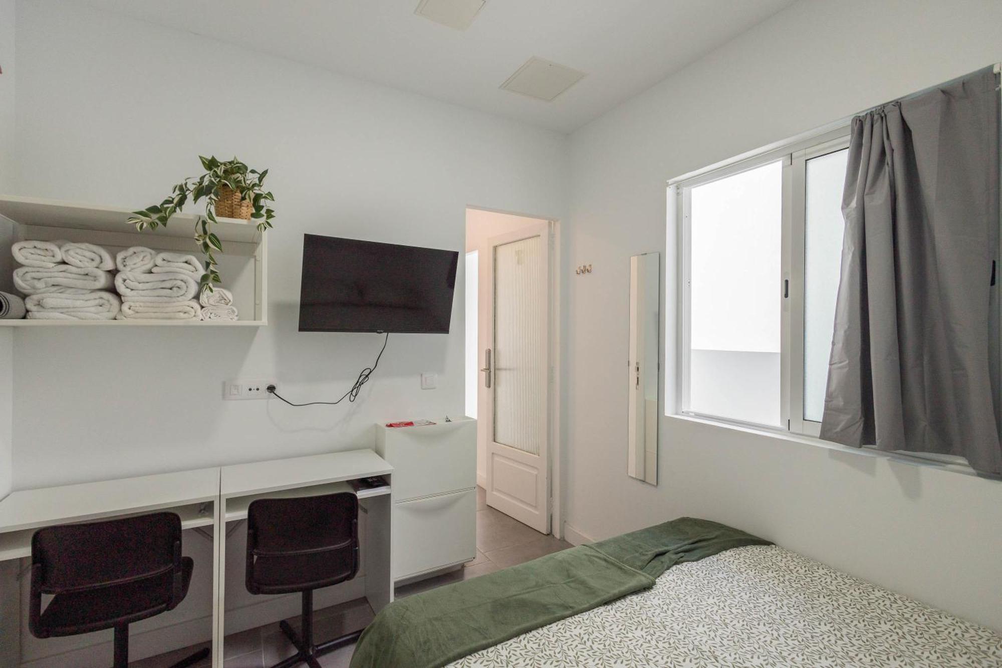 Coliving Mol-terrace, En-suite Bathroom, Fridge & Tv Pensión