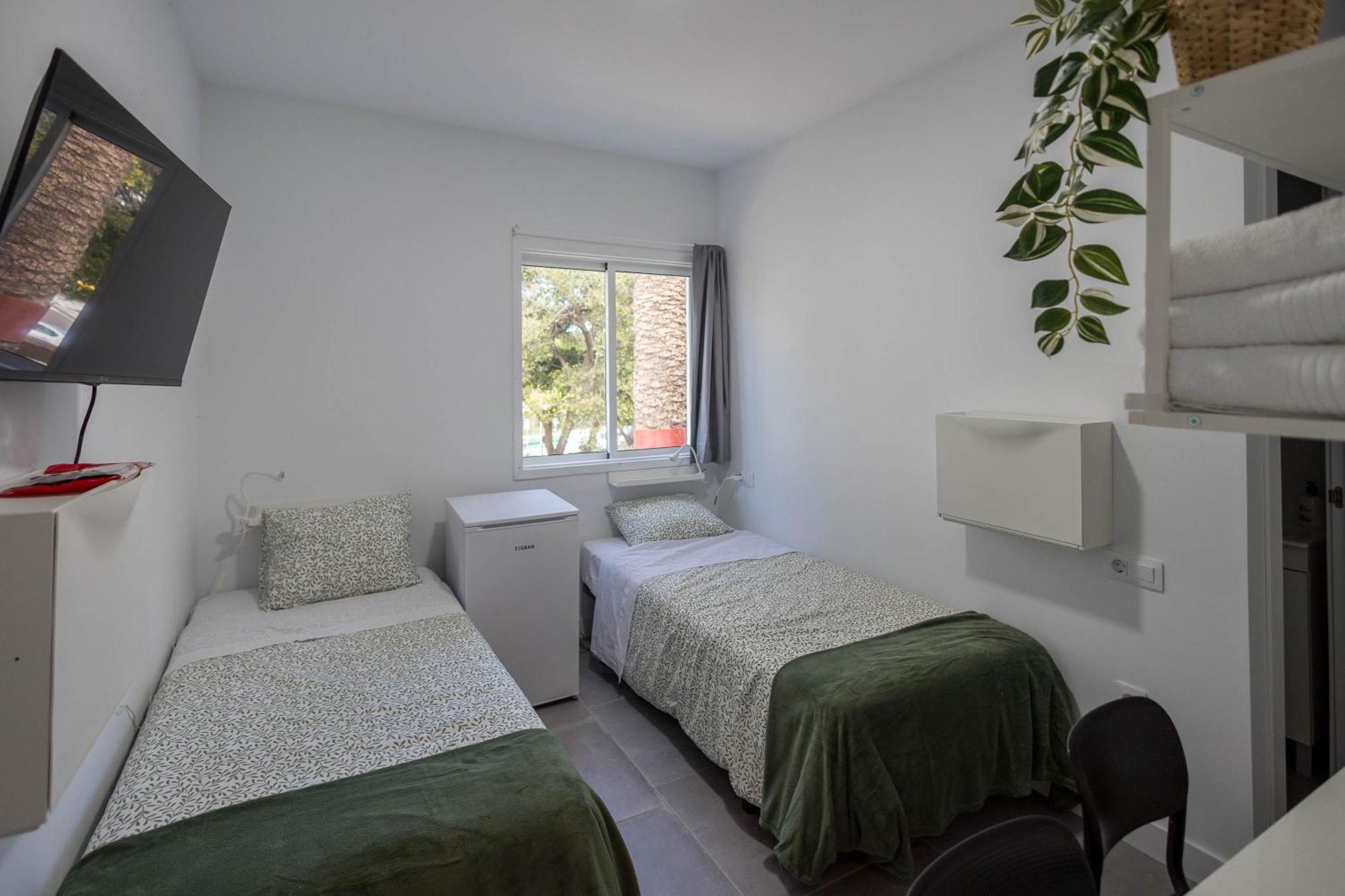 Pensión Coliving Mol-terrace, En-suite Bathroom, Fridge & Tv *