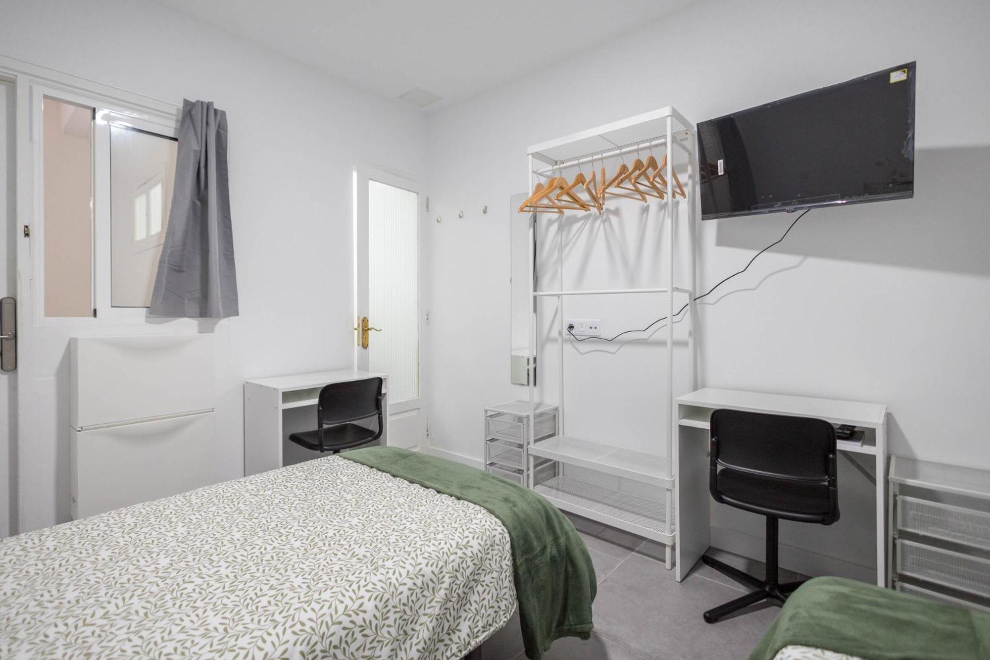 Coliving Mol-terrace, En-suite Bathroom, Fridge & Tv Pensión