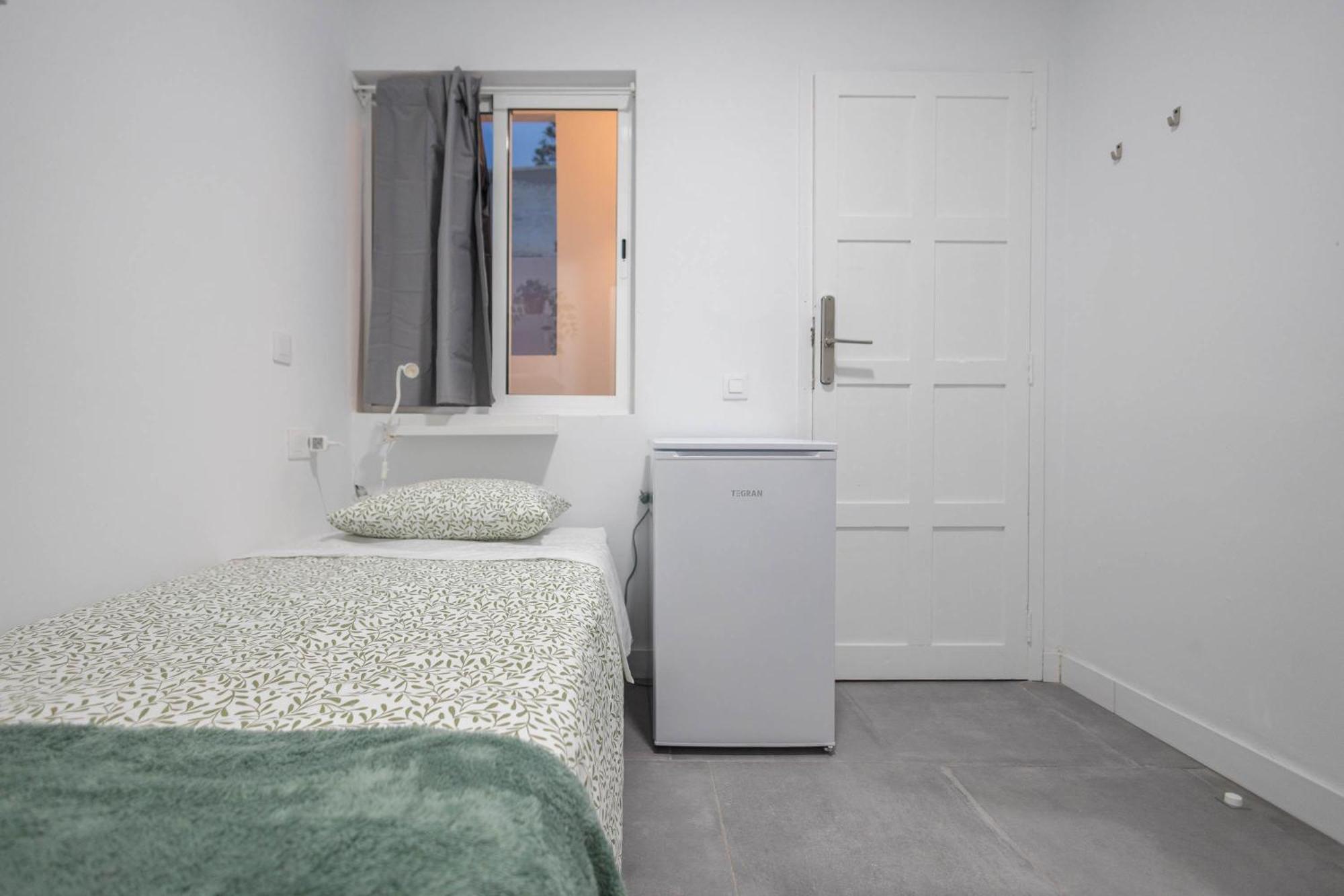 Pensión Coliving Mol-terrace, En-suite Bathroom, Fridge & Tv *