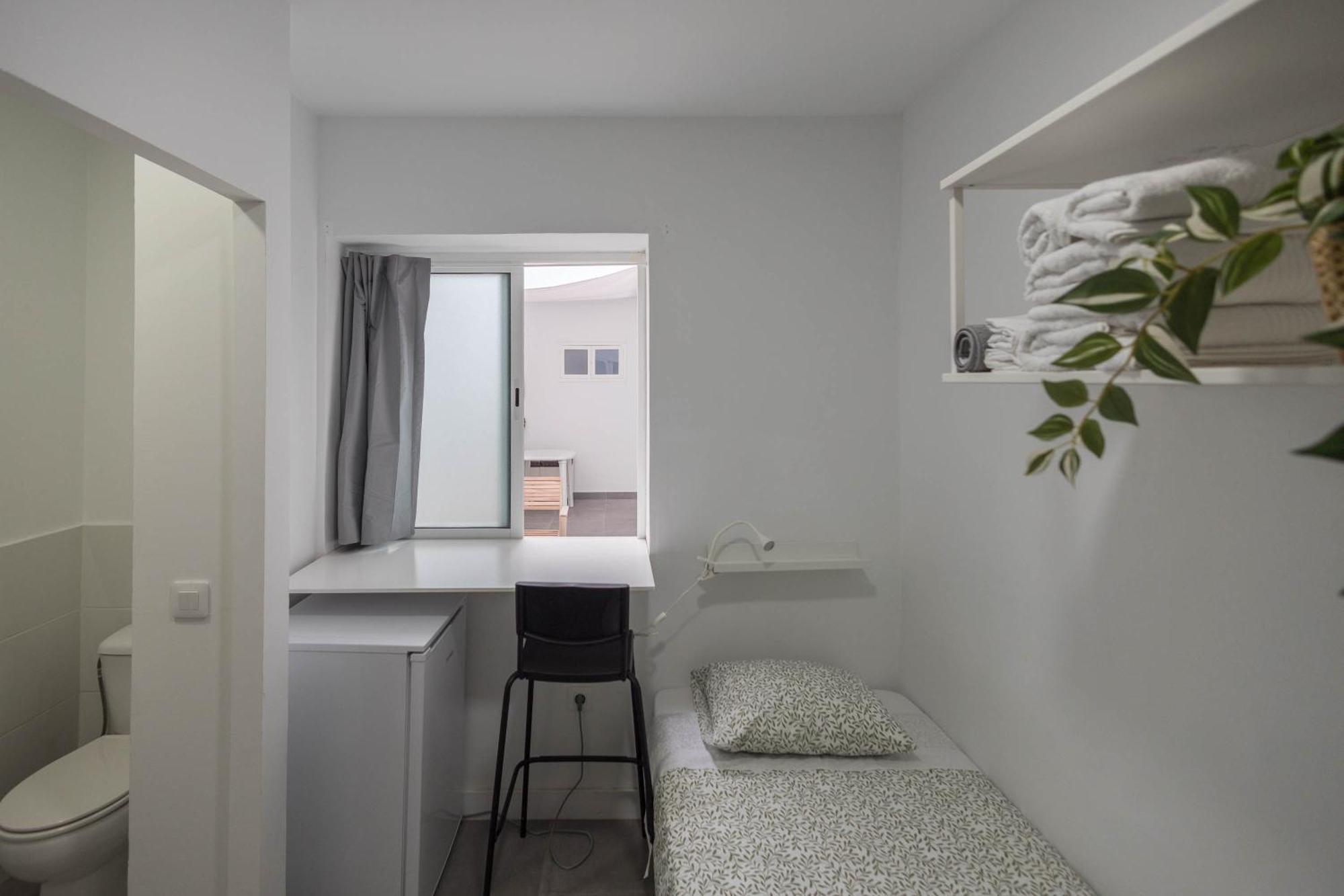 Coliving Mol-terrace, En-suite Bathroom, Fridge & Tv Pensión *