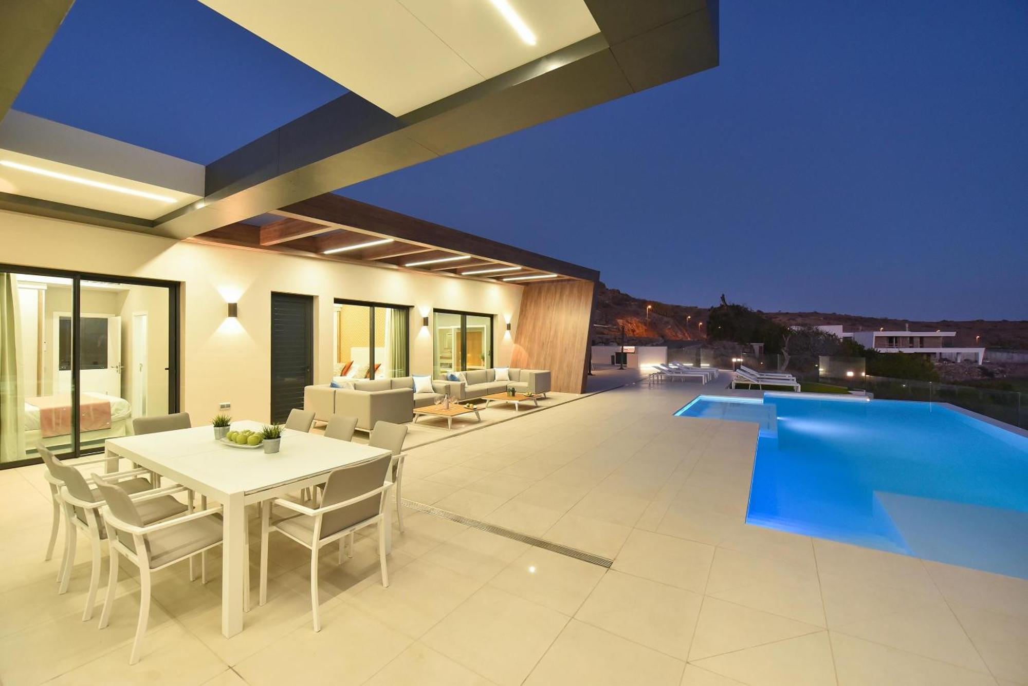 Villa Villa Salobre Terraza Uno Luxury Retreat In Gran Canaria Private Outdoor Pool Bbq Facilities Shaded Outdoor Dining Area Salobre Golf Resort *