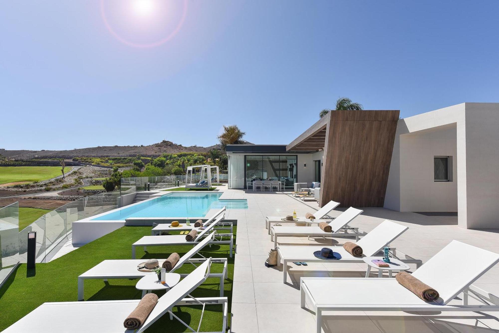 Villa Salobre Terraza Uno Luxury Retreat In Gran Canaria Private Outdoor Pool Bbq Facilities Shaded Outdoor Dining Area Salobre Golf Resort Villa *