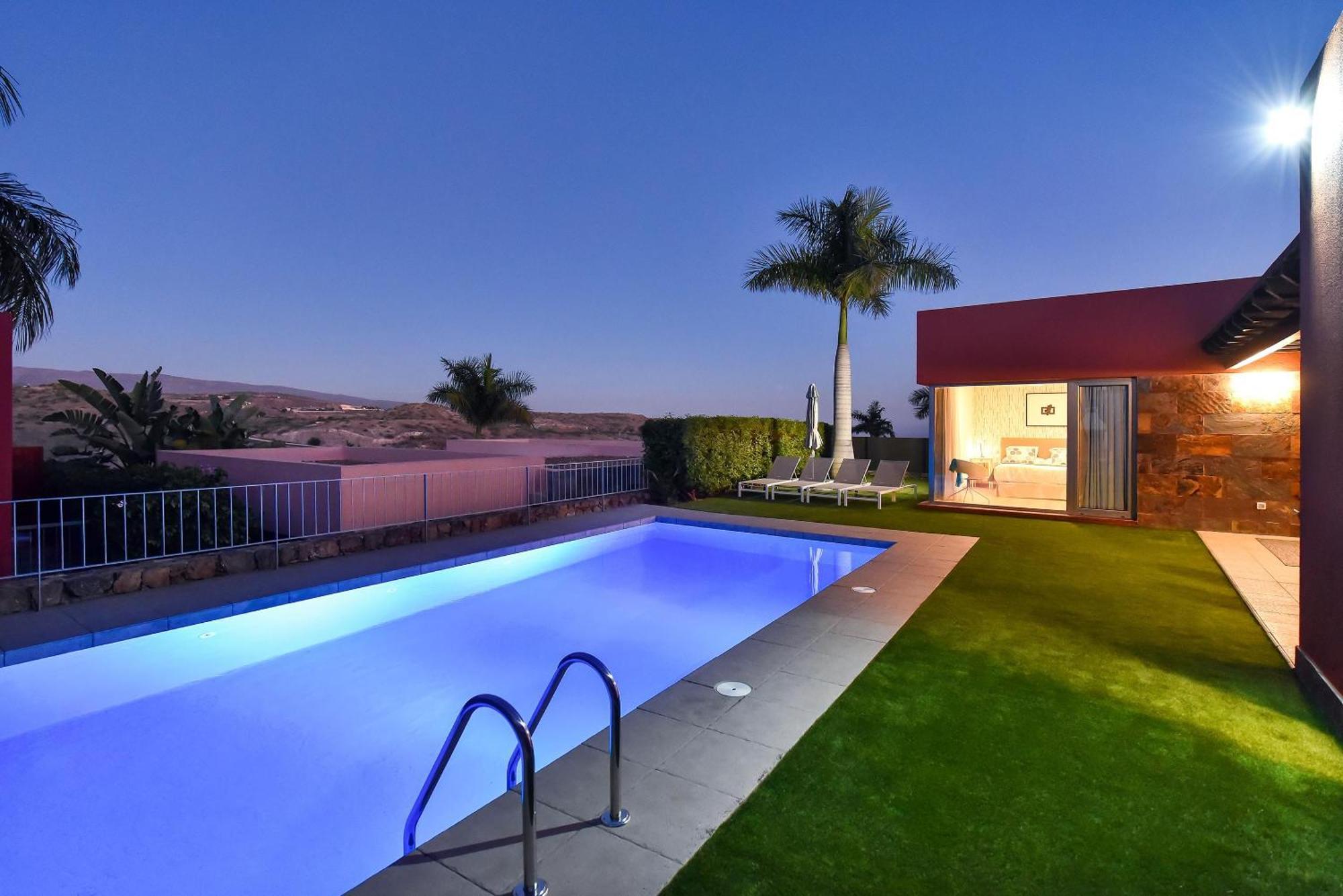 Villa Villa Vista Salobre Luxury Retreat In Gran Canaria Private Outdoor Heatable Pool Bbq Facilities Shaded Outdoor Dining Area Salobre Golf, Las Palmas de Gran Canaria