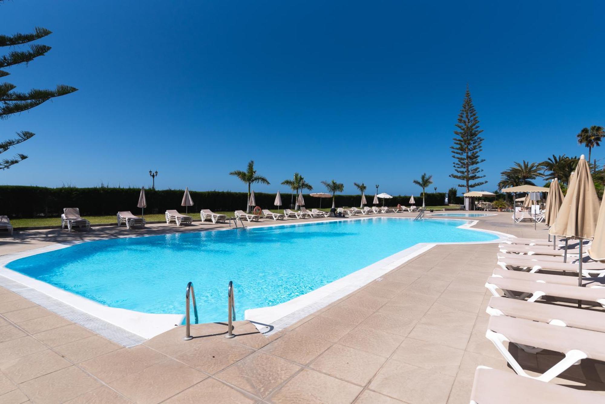 Home2book Cosy Studio, Pool & Sea Views Apartamento *