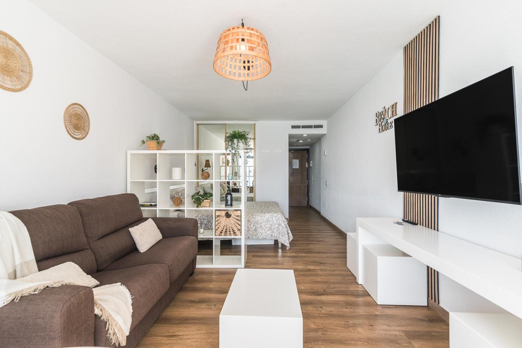 Home2book Cosy Studio, Pool & Sea Views Apartamento