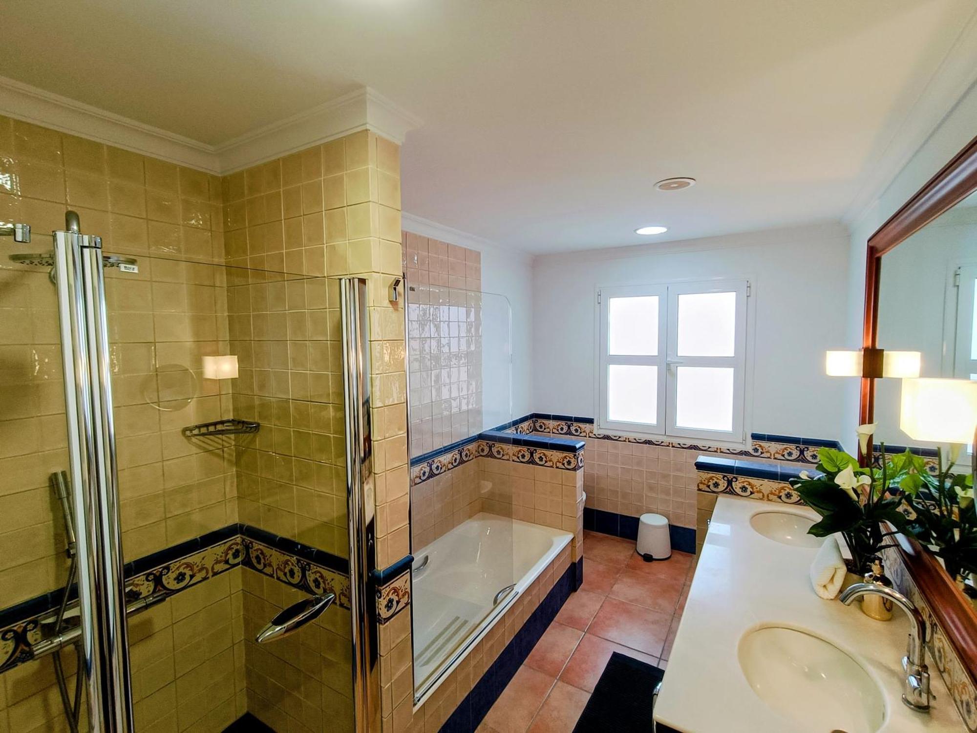 Magnificent 5-star With Sea View, Jacuzzi And Pool Mogán