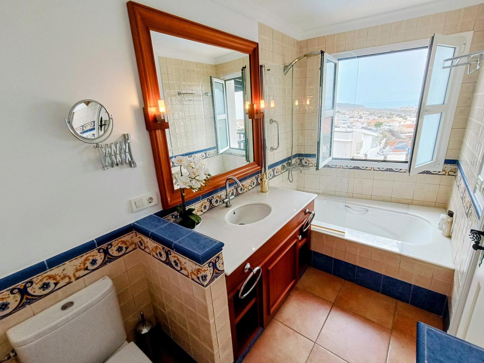 Magnificent 5-star With Sea View, Jacuzzi And Pool Mogán