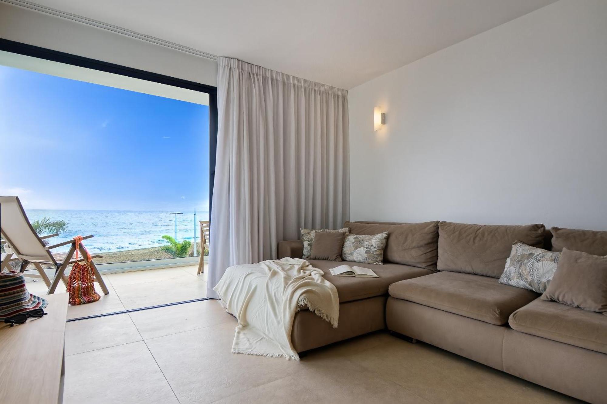 Amapola Moon -nuevo Y Recien Reformado En Primera Linea De Playa San Agustin (Gran Canaria)
